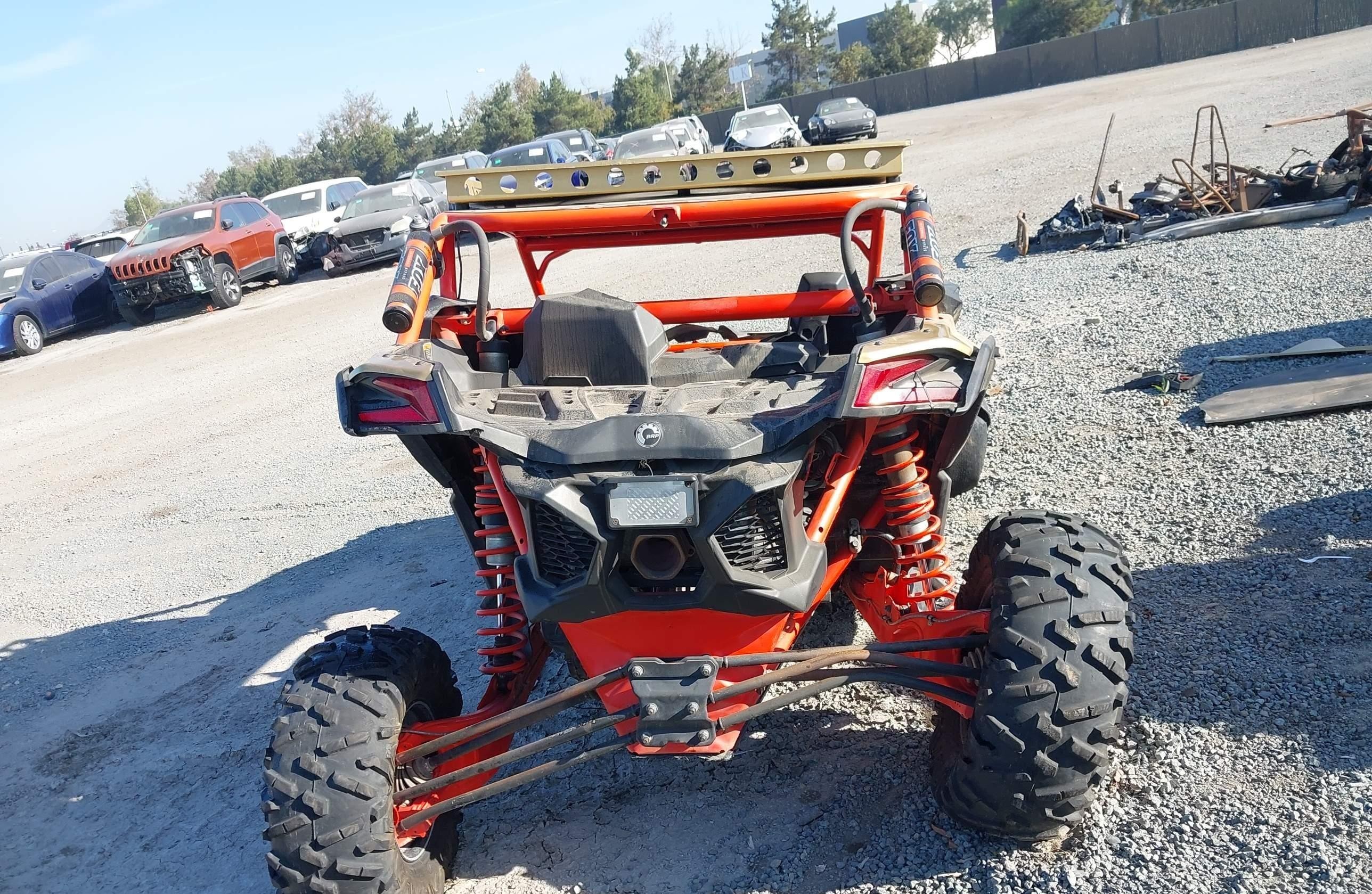 CAN-AM MAVERICK X3 2017, 10 221 км, 3 бензин — фото 5