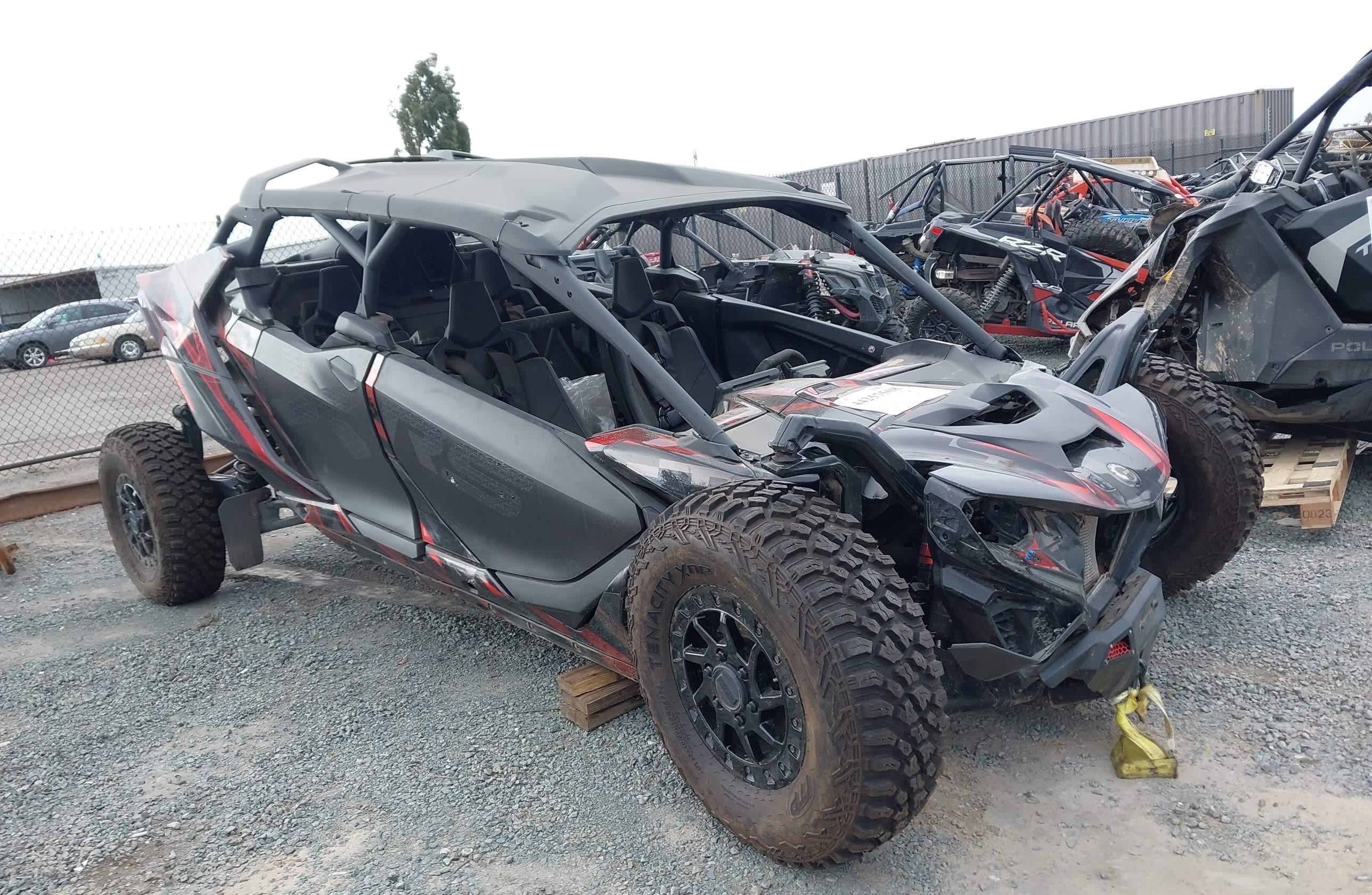 CAN-AM MAVERICK R MAX 2025, 3 779 км, 3 бензин — фото с аукциона, доставка в Беларусь