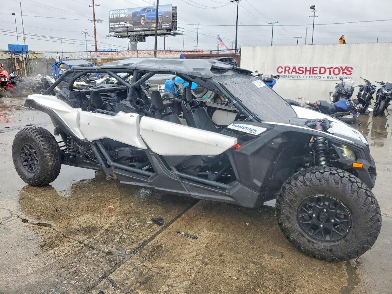 CAN-AM Maverick x 2023, 4 820 км, 3 бензин, автомат — фото с аукциона, доставка в Беларусь