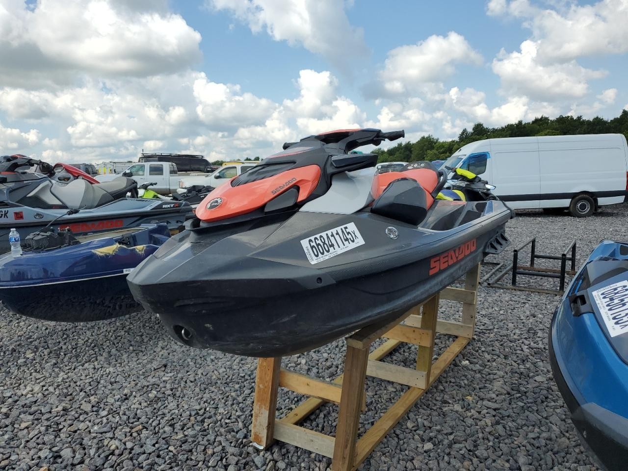 SEA-DOO Jetski 2022, 2 049 км, автомат — фото с аукциона, доставка в Беларусь