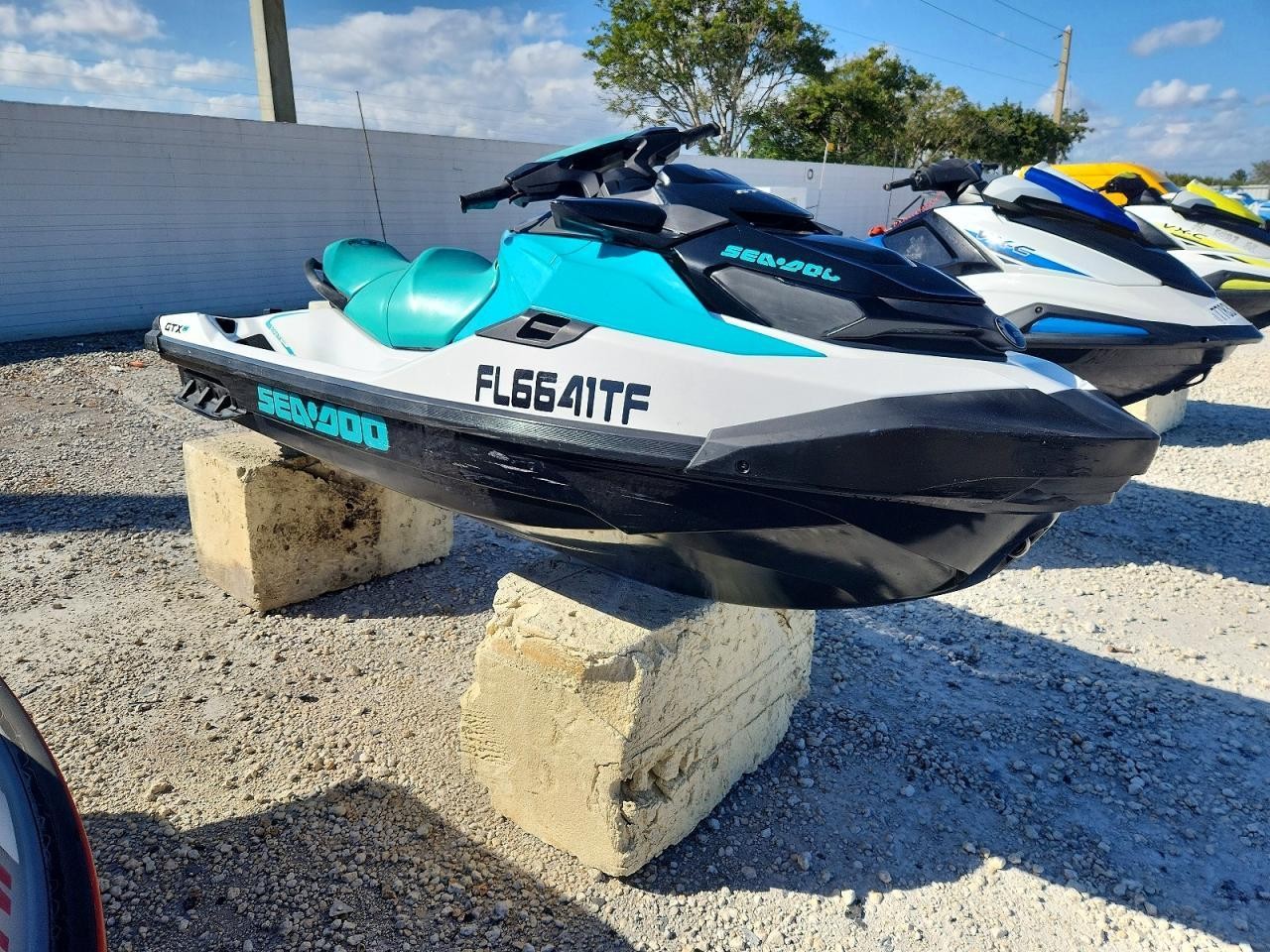 SEA-DOO Jetski 2022, 1 711 км, автомат — фото с аукциона, доставка в Беларусь