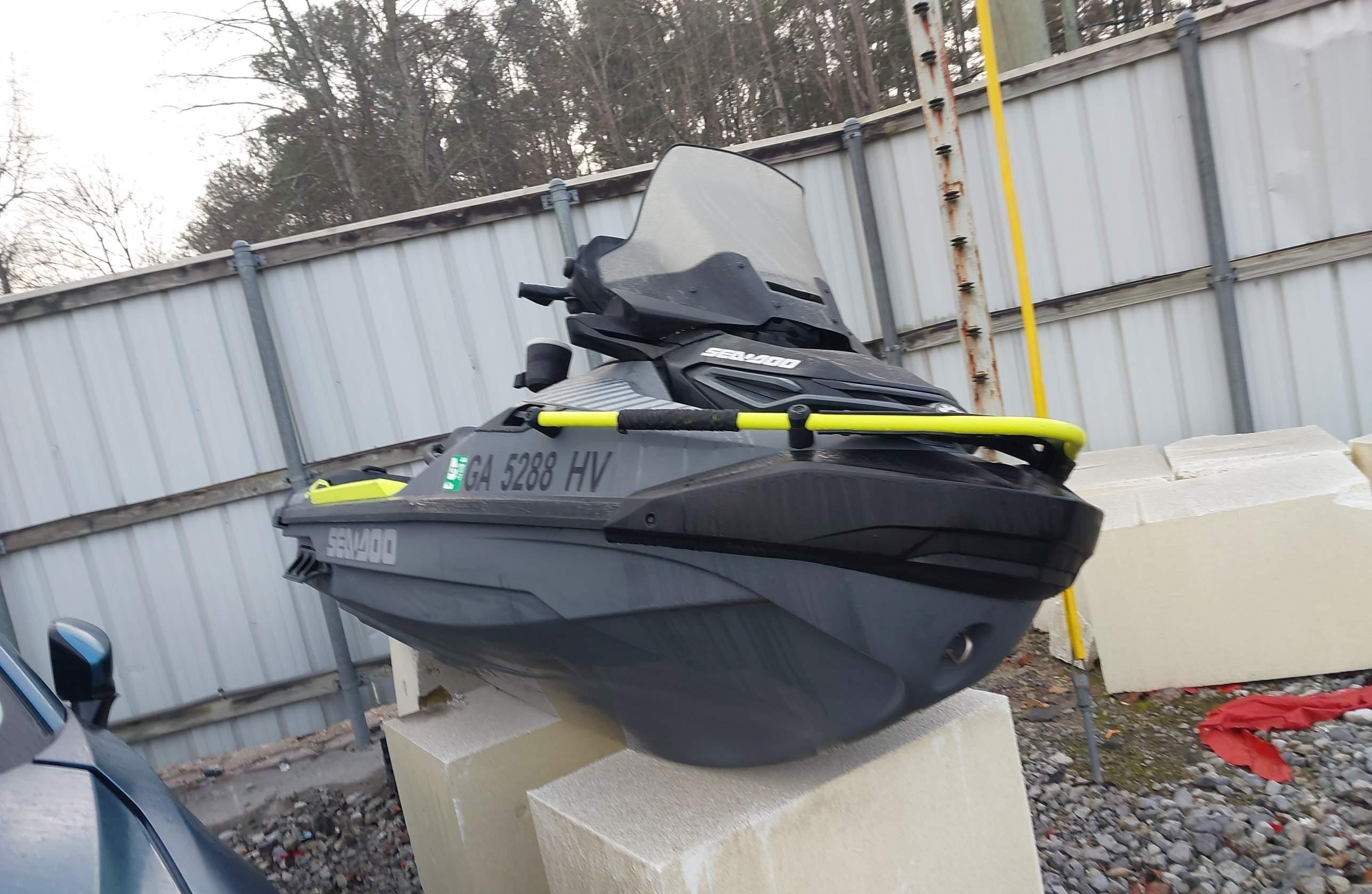 SEA-DOO Explorer Pro 2023 — фото с аукциона, доставка в Беларусь
