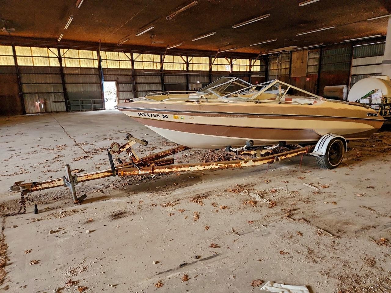 GLASTRON Boat 1981 — фото с аукциона, доставка в Беларусь