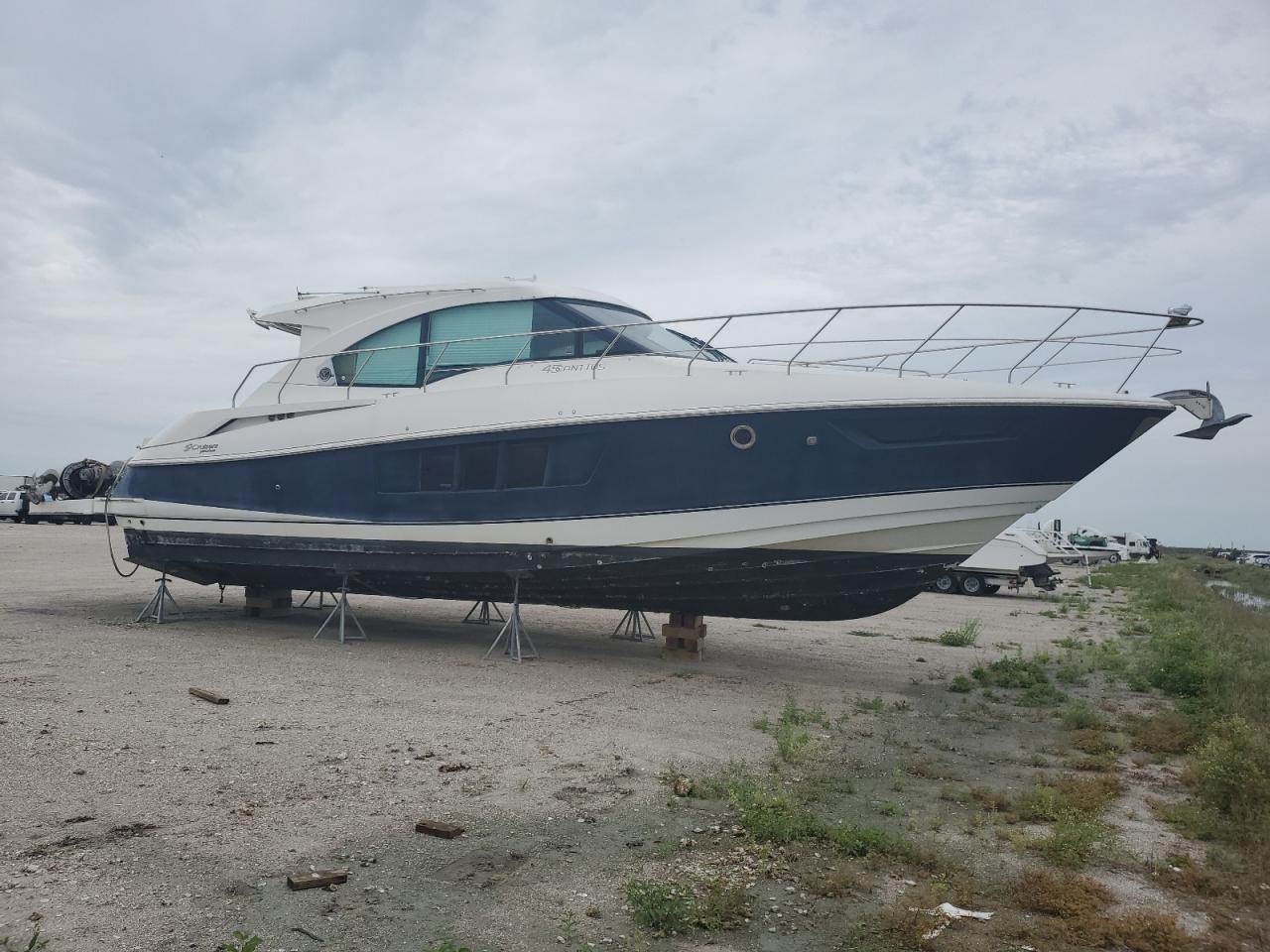 CRUISERS Cantius 45 2014 — фото с аукциона, доставка в Беларусь
