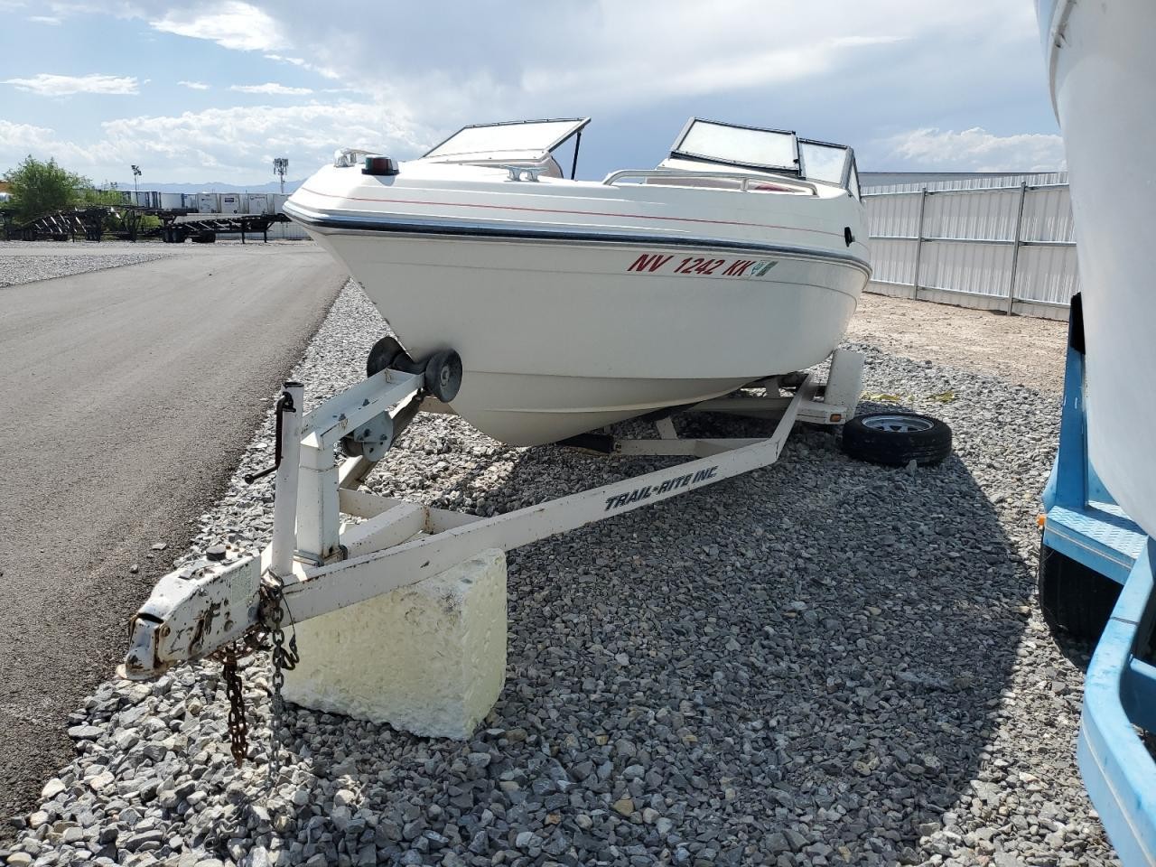 WELLS Boat 1990, автомат — фото с аукциона, доставка в Беларусь