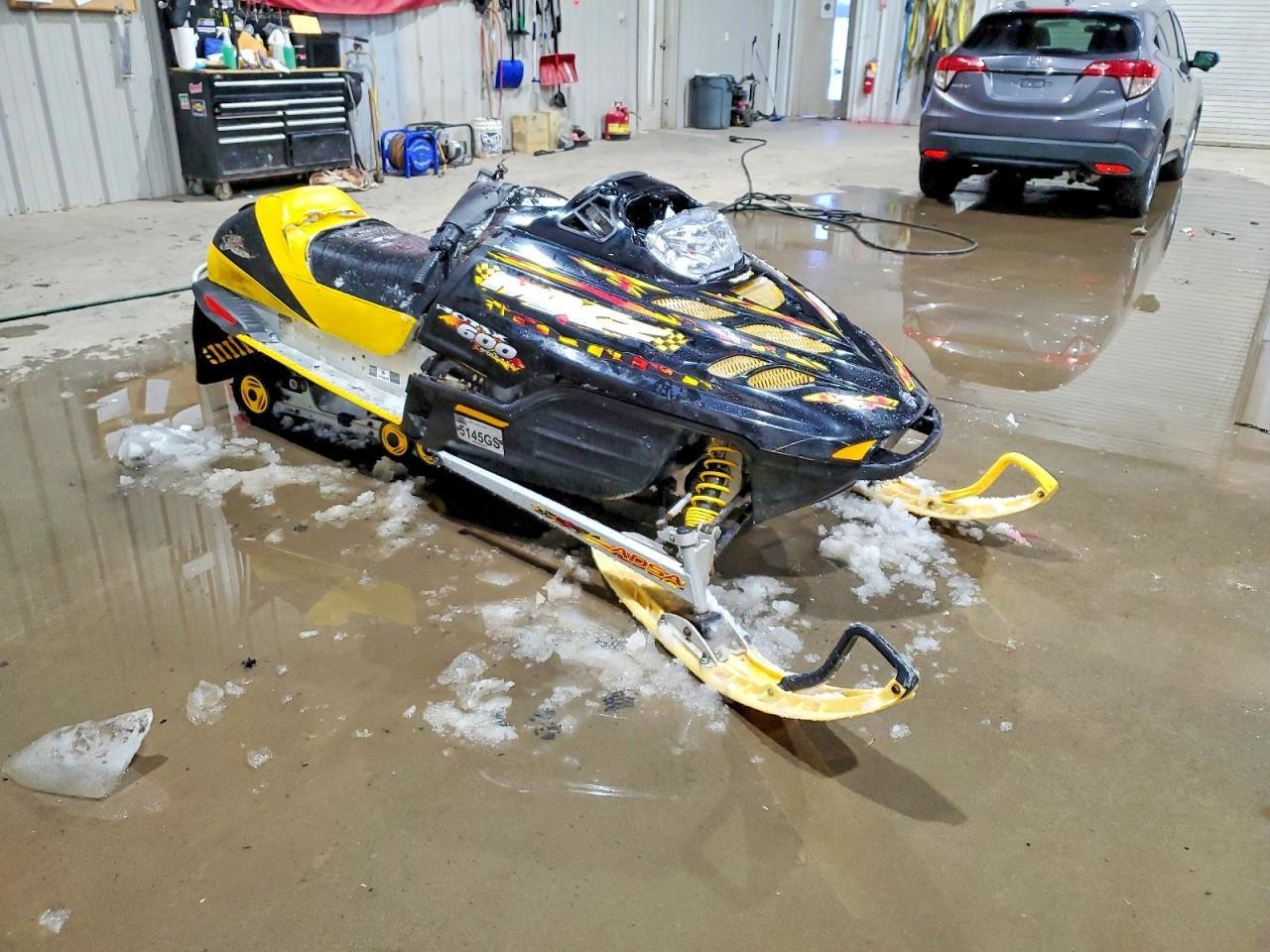 SKI-DOO Mx z 600 2001, 12 445 км, автомат — фото с аукциона, доставка в Беларусь