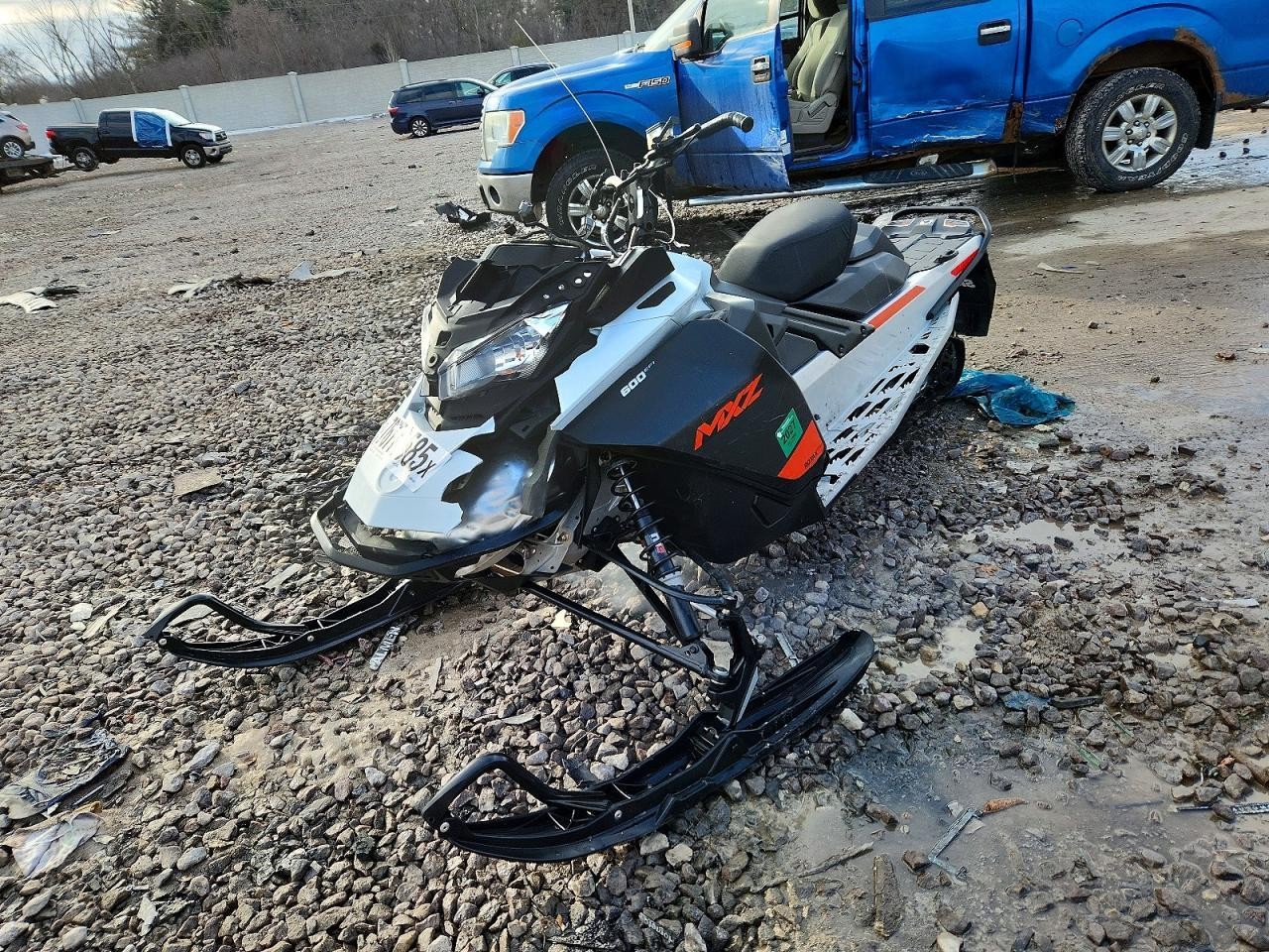SKID Mkz 600efi 2022, автомат — фото с аукциона, доставка в Беларусь