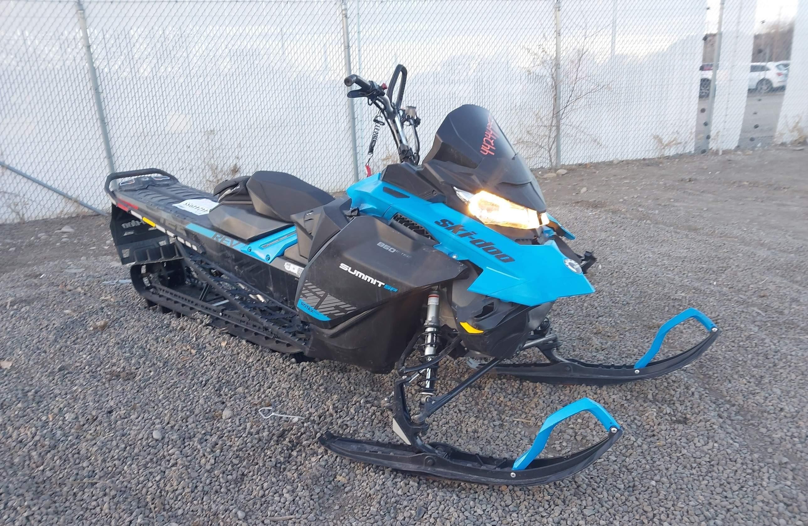 SKI-DOO SUMMIT 850 SP 2019, 3 550 км — фото с аукциона, доставка в Беларусь