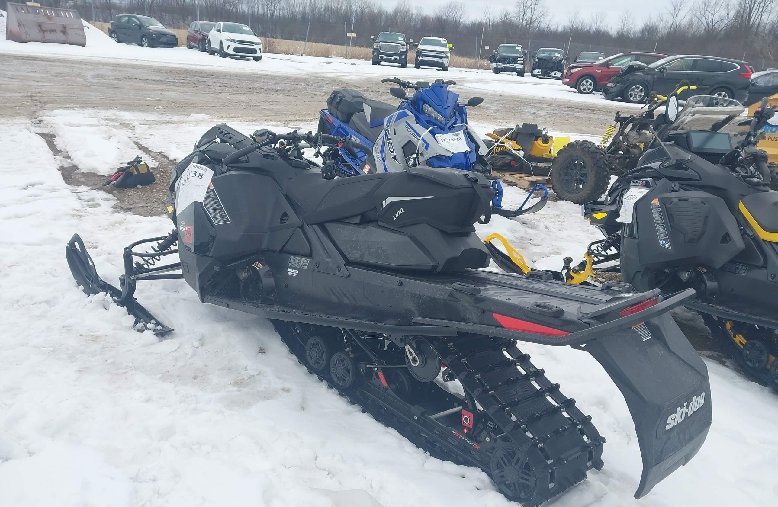 SKI-DOO RENEGADE 800R 2023 — фото 2