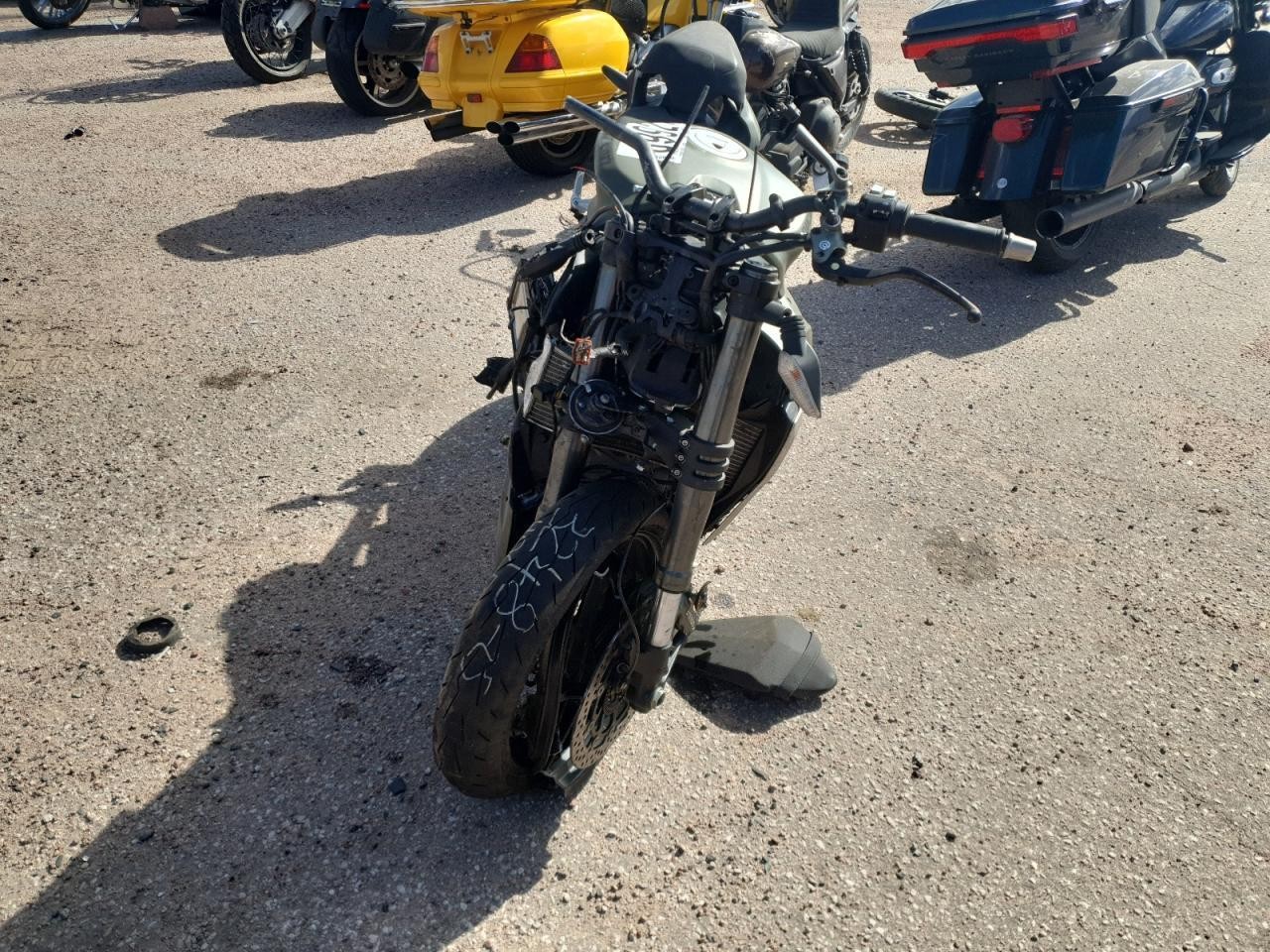DUCATI Streetfigh 2025, 4 cyl. бензин, механика — фото с аукциона, доставка в Беларусь