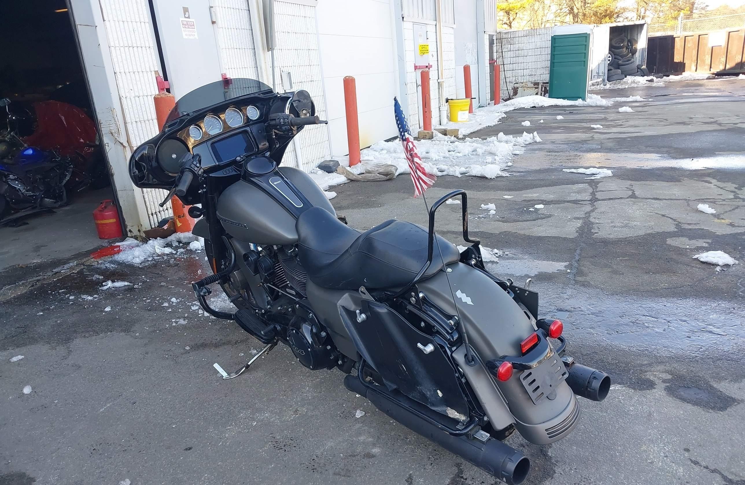 HARLEY-DAVIDSON FLHXS 2019, 2 cyl. бензин — фото 2