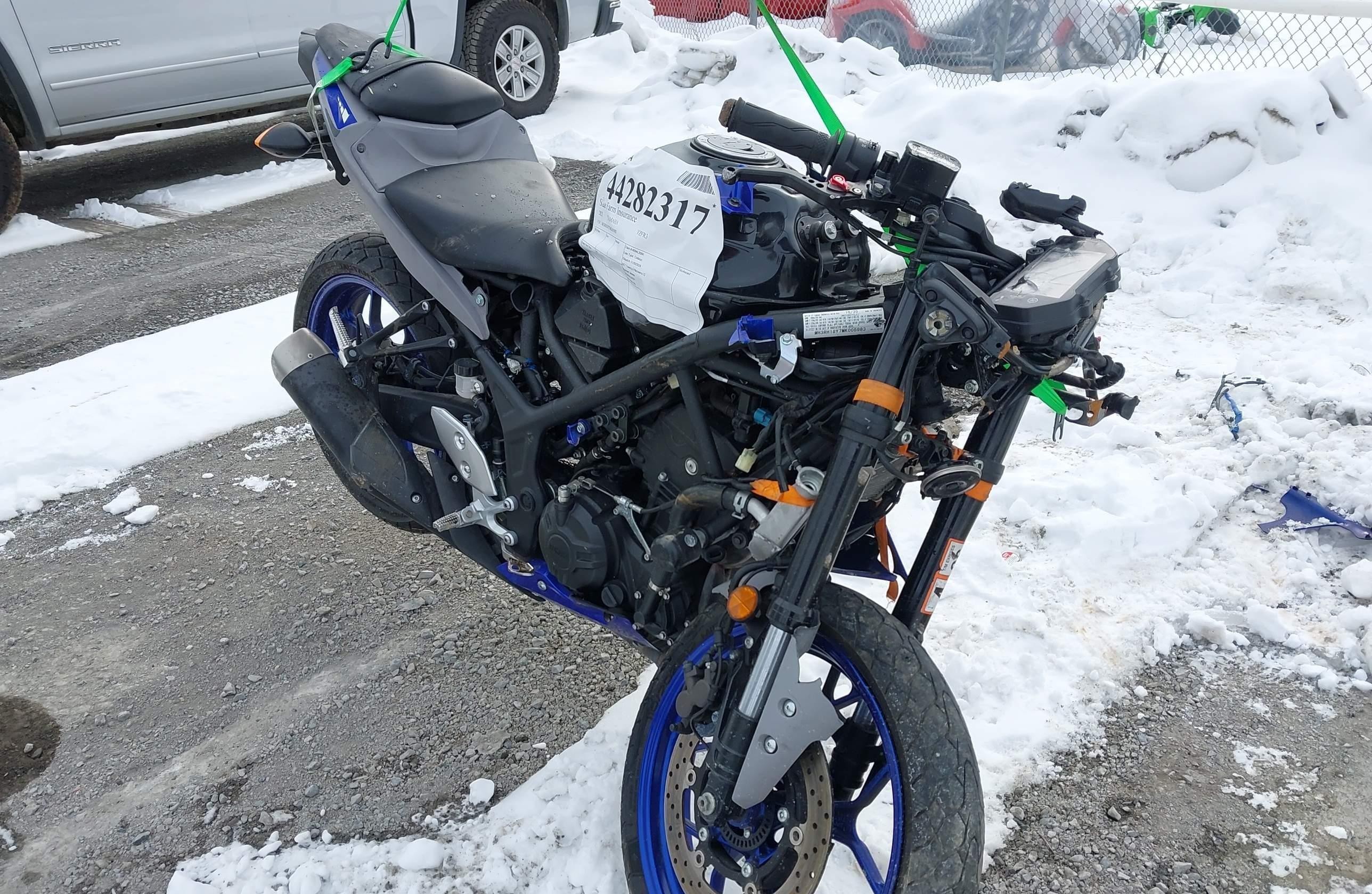YAMAHA YZFR3 2021, 2 cyl. бензин — фото с аукциона, доставка в Беларусь