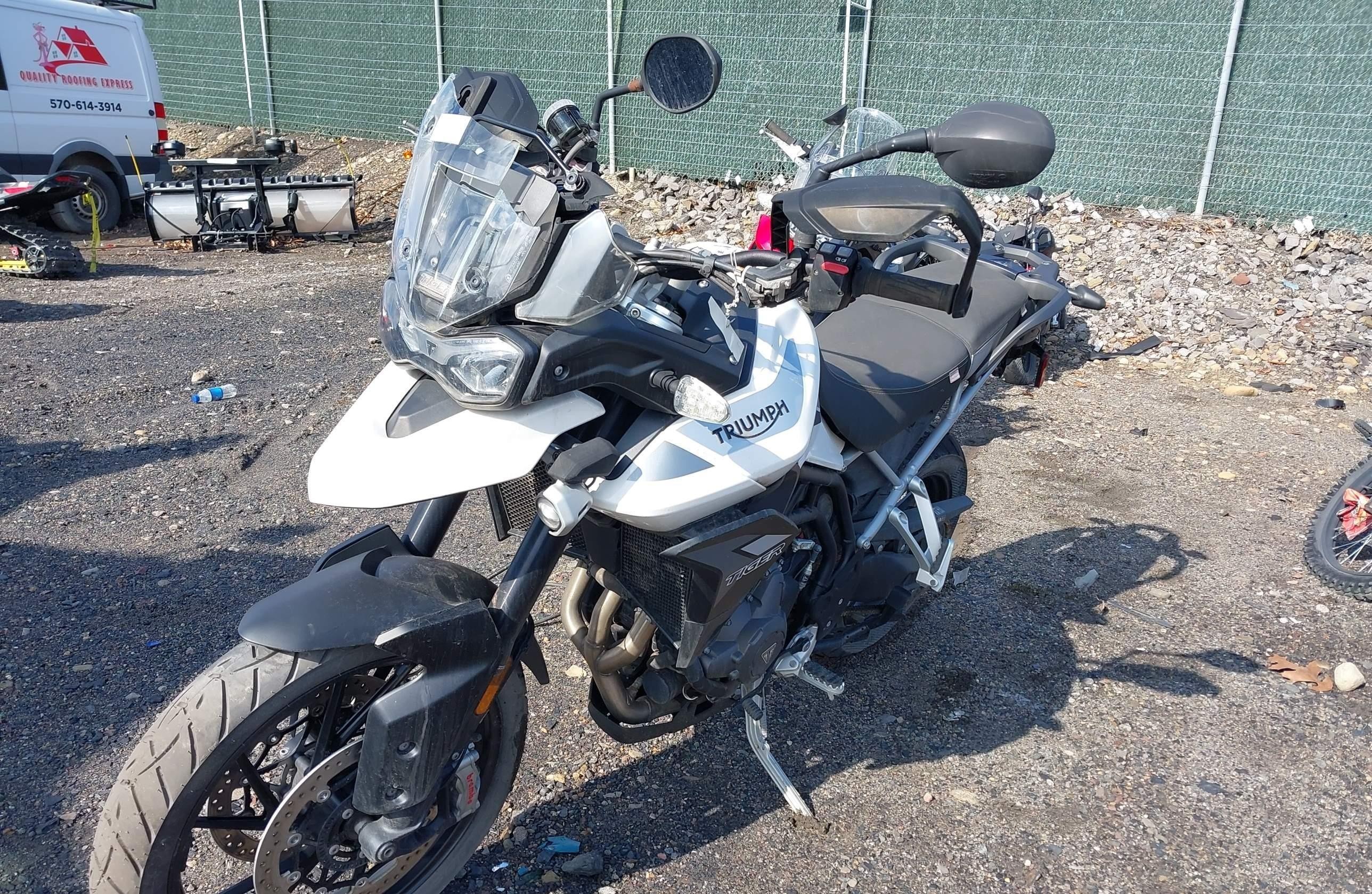 TRIUMPH TIGER 2022, 3 cyl. бензин — фото с аукциона, доставка в Беларусь