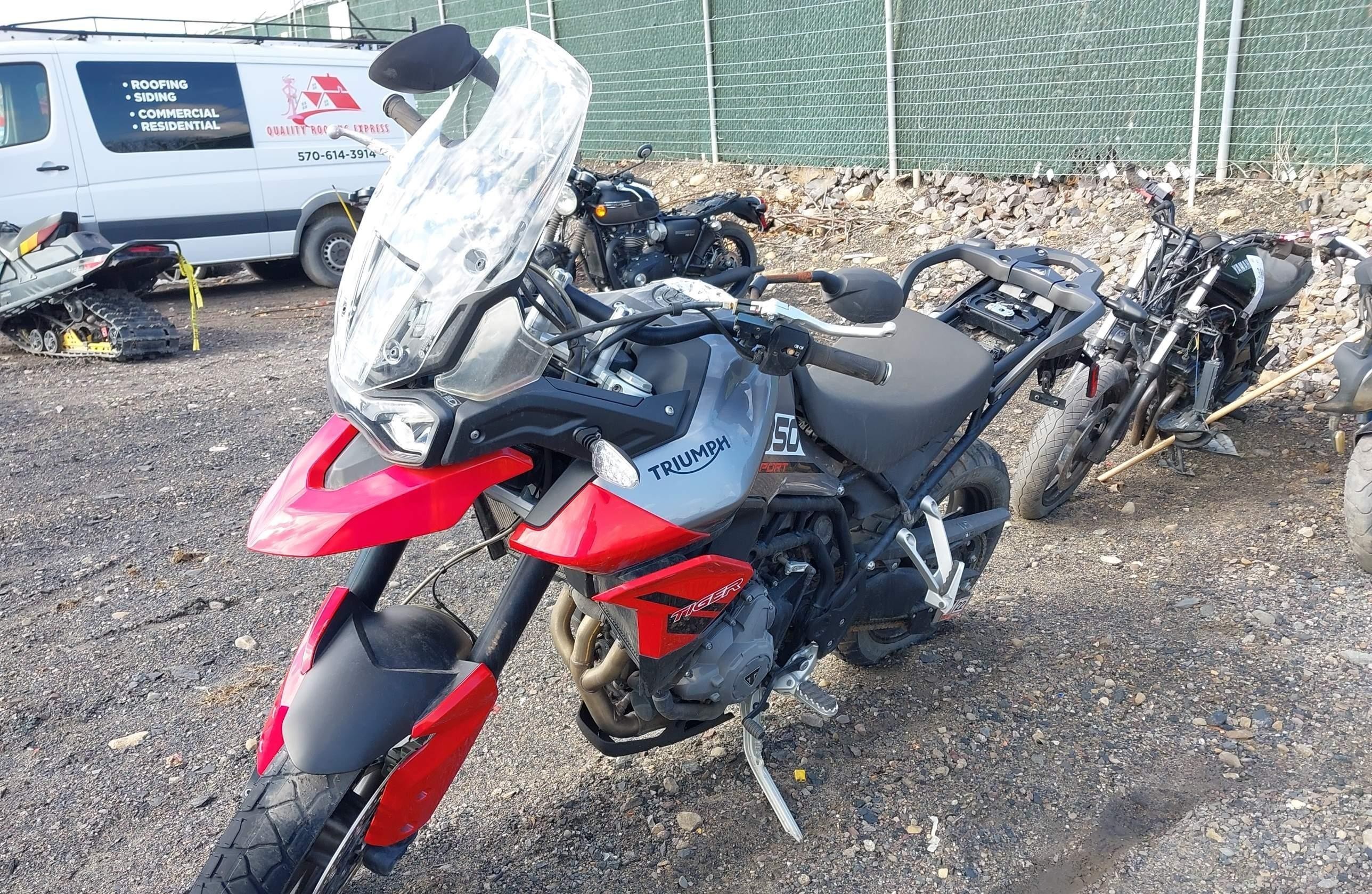 TRIUMPH TIGER 2021, 3 cyl. бензин — фото с аукциона, доставка в Беларусь