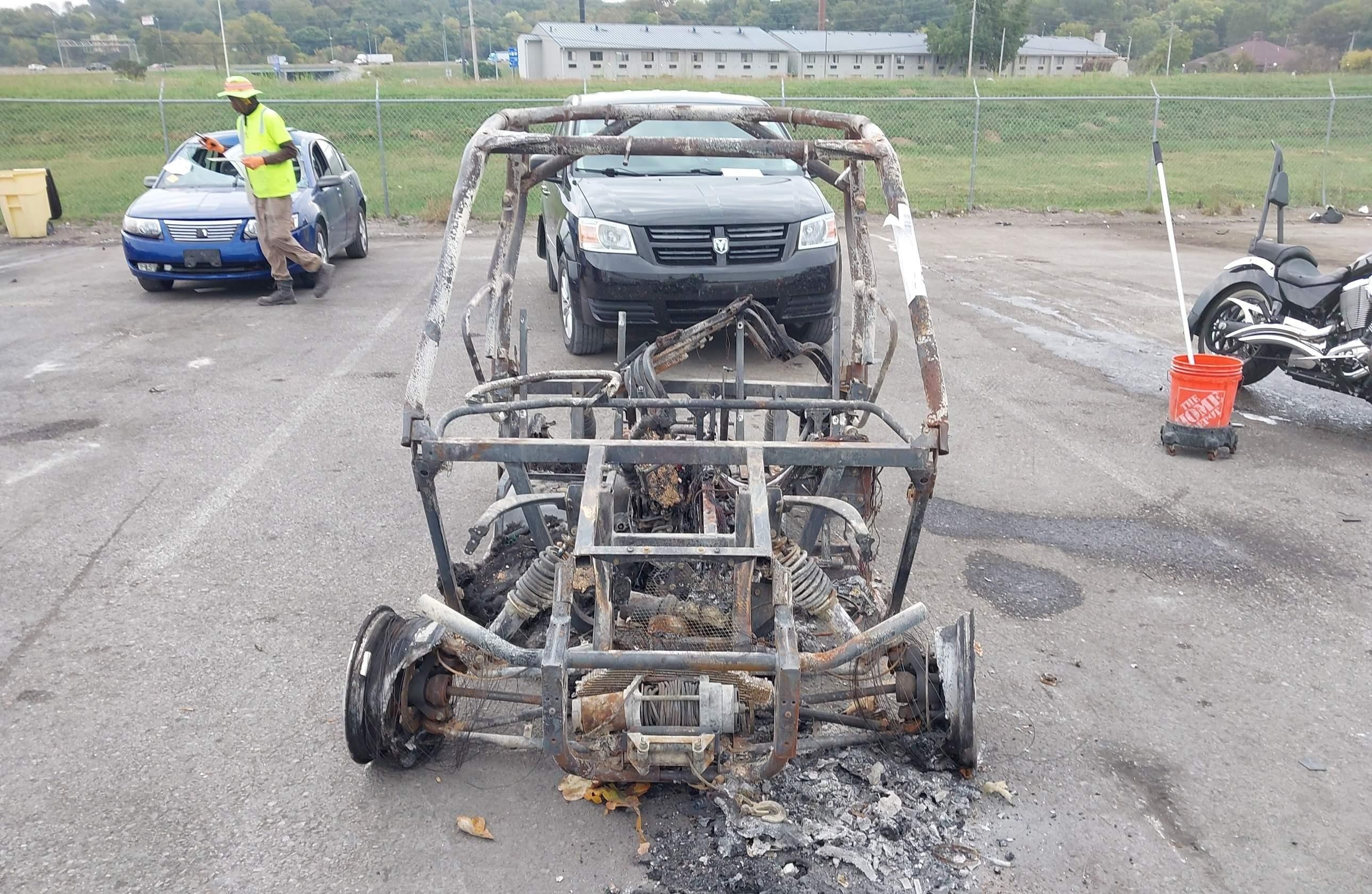 CAN-AM COMMANDER 2015, Missing бензин, missing — фото 4