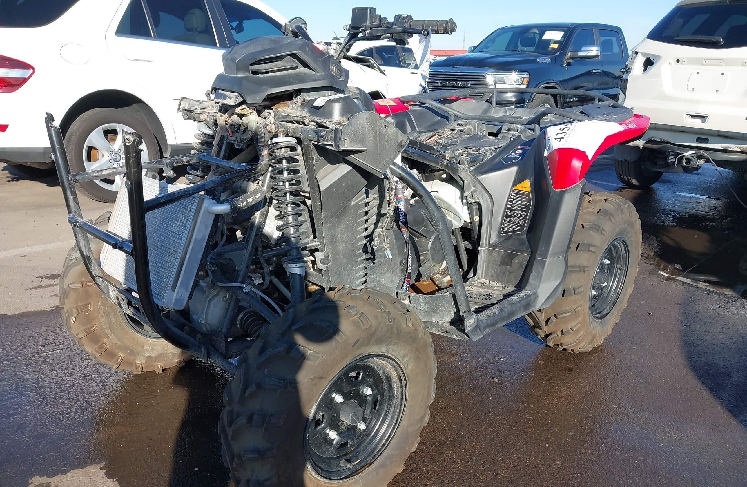 CAN-AM OUTLANDER 2025, 1 бензин — фото с аукциона, доставка в Беларусь