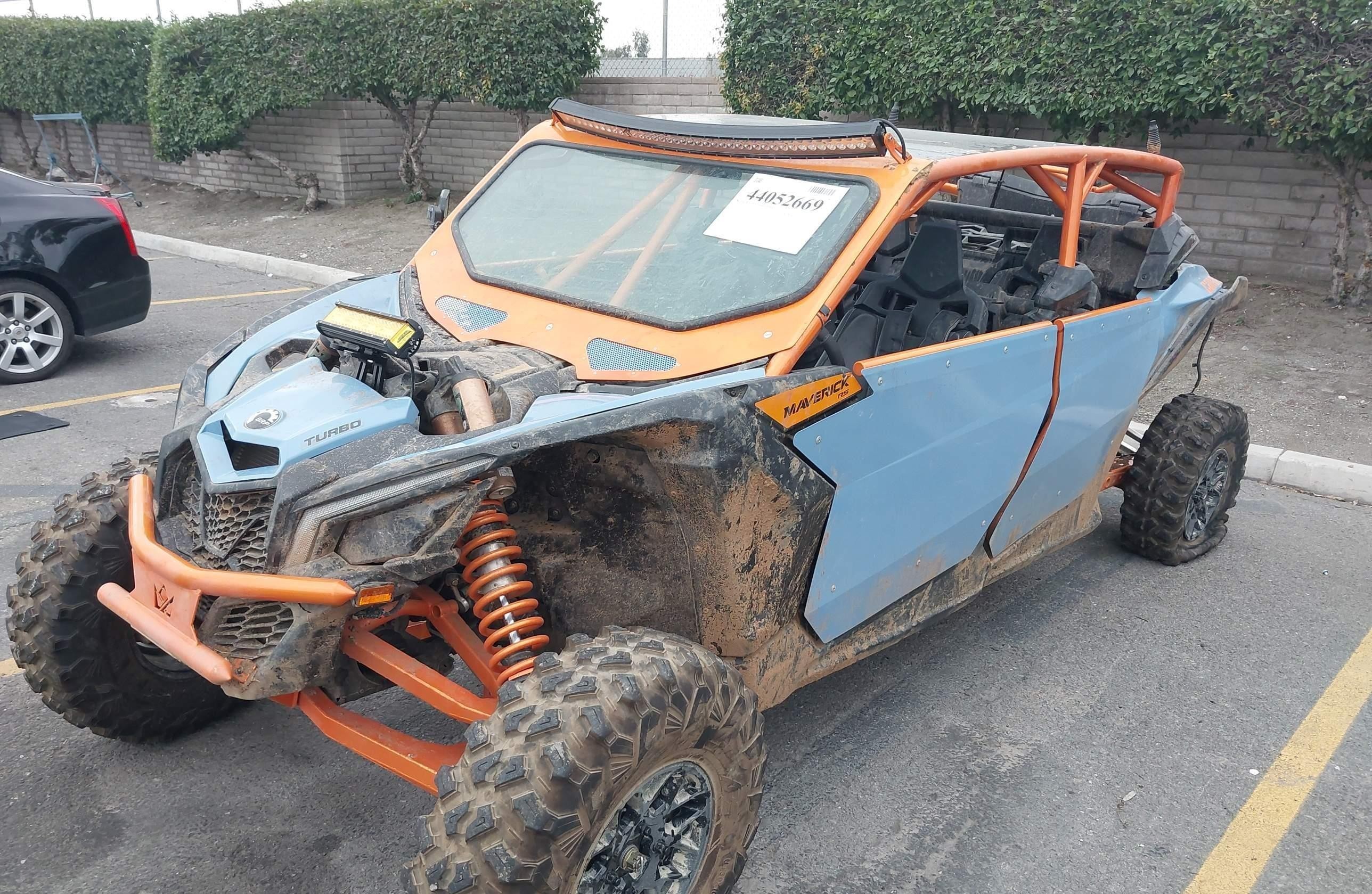 CAN-AM MAVERICK X3 MAX 2025, 811 км, 3 бензин — фото с аукциона, доставка в Беларусь