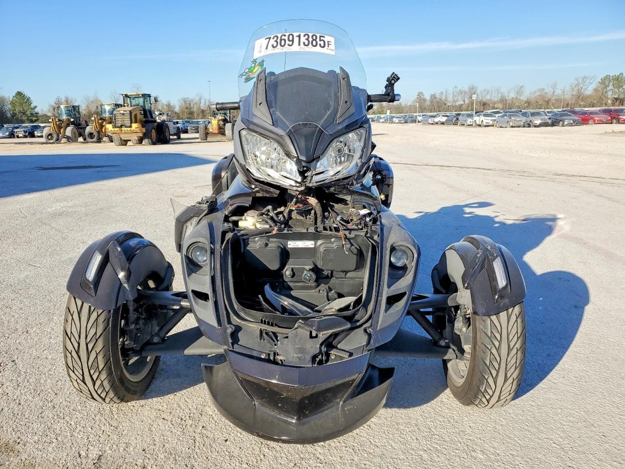 CAN-AM Spyder 2013, 2 бензин, автомат — фото с аукциона, доставка в Беларусь