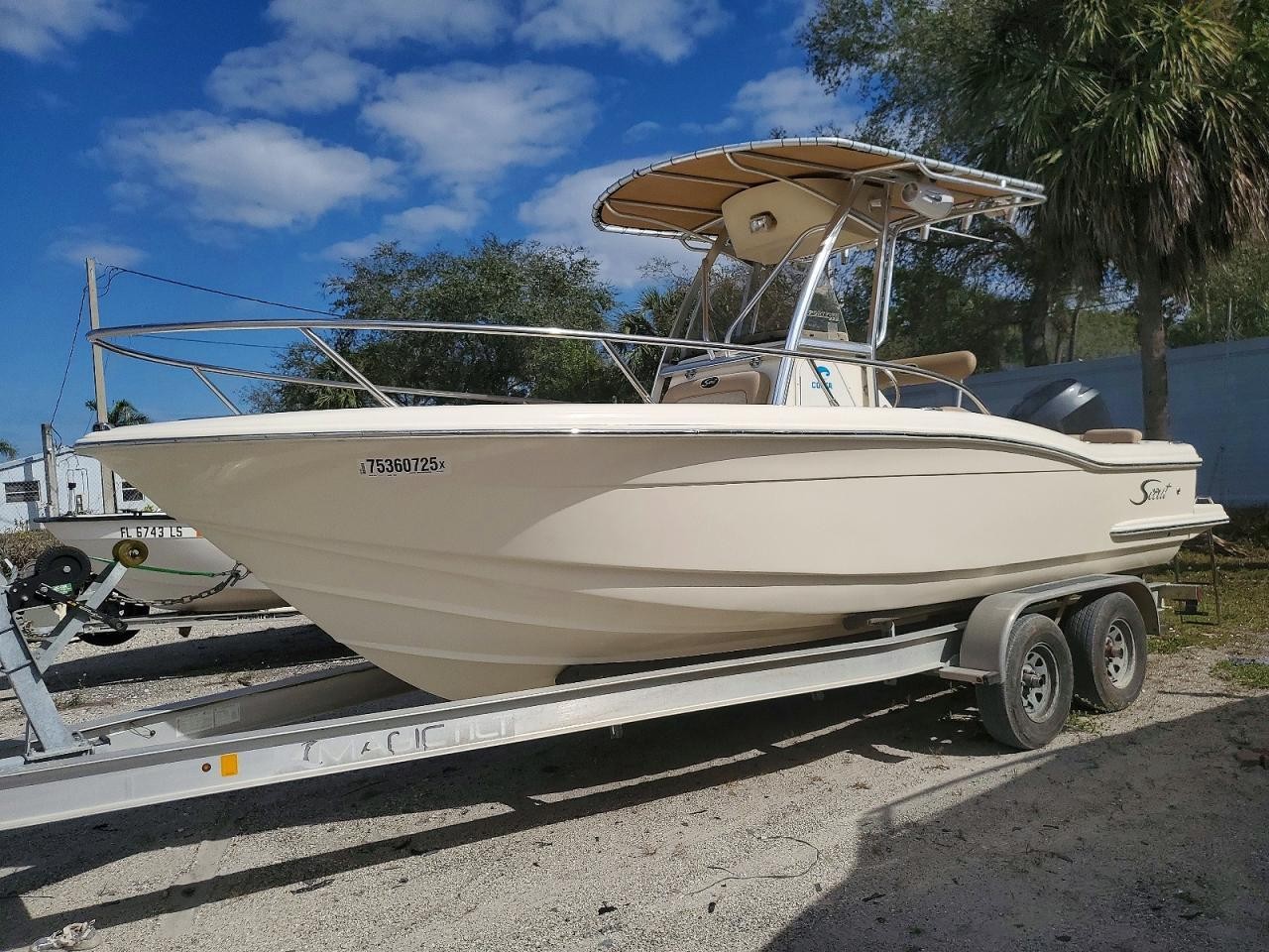 SLP Boat 2012, 875 км, автомат — фото с аукциона, доставка в Беларусь