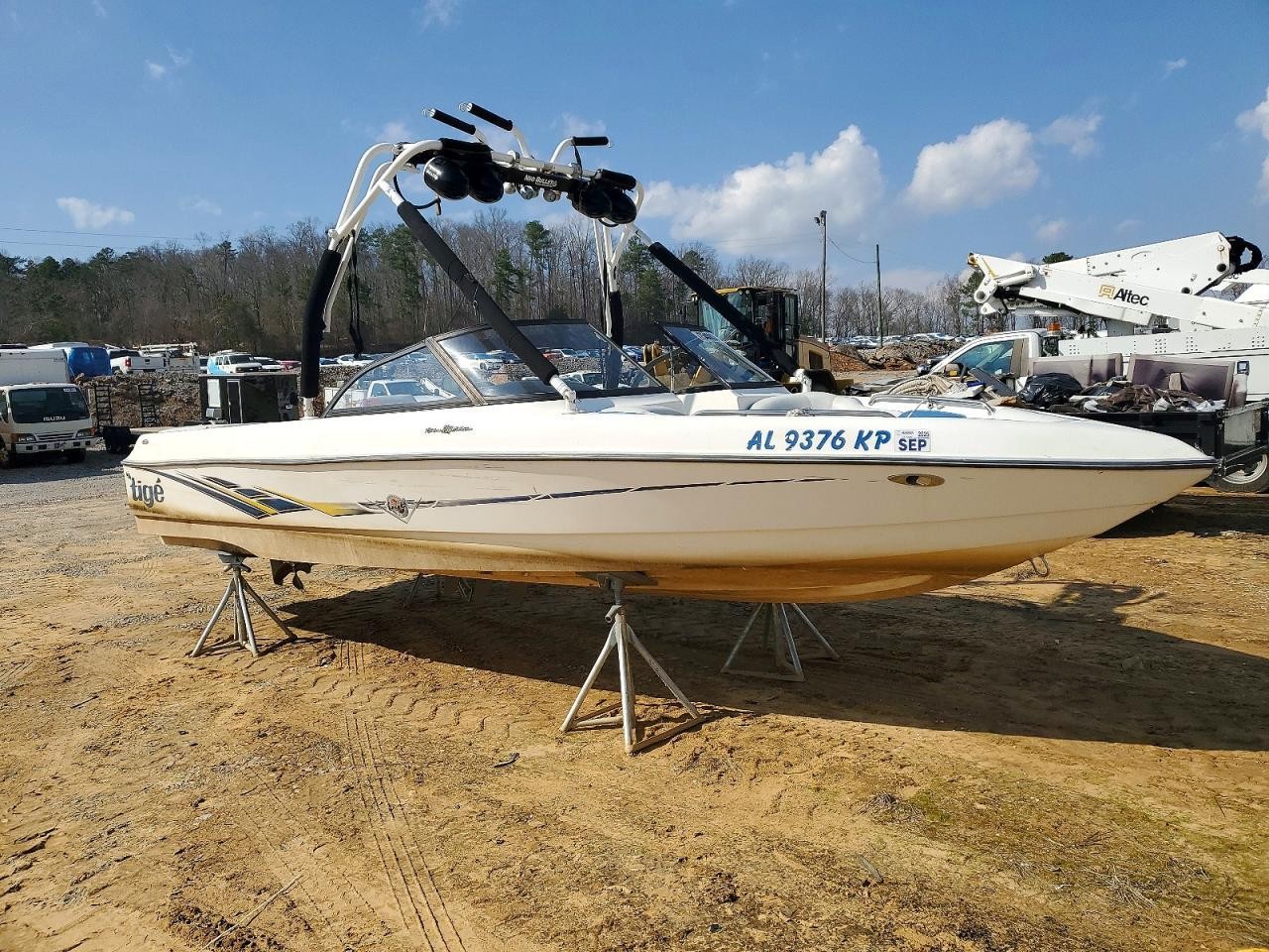 TIGE Skiboat 2021, механика — фото с аукциона, доставка в Беларусь