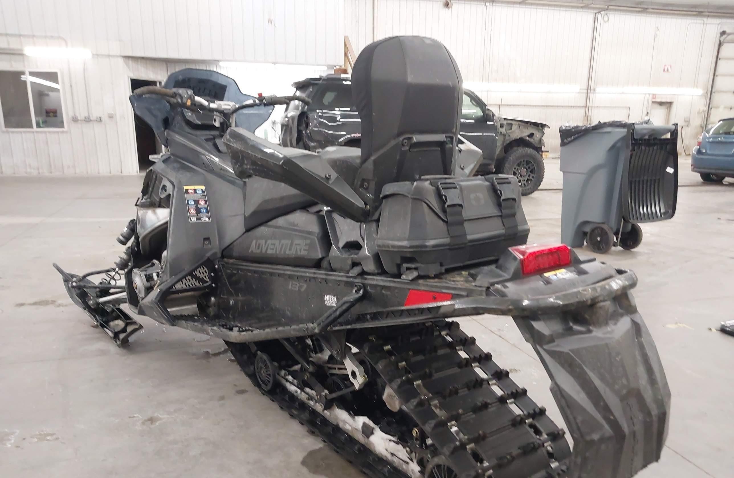 POLARIS INDY 600 XC 2024, 138 км — фото 2