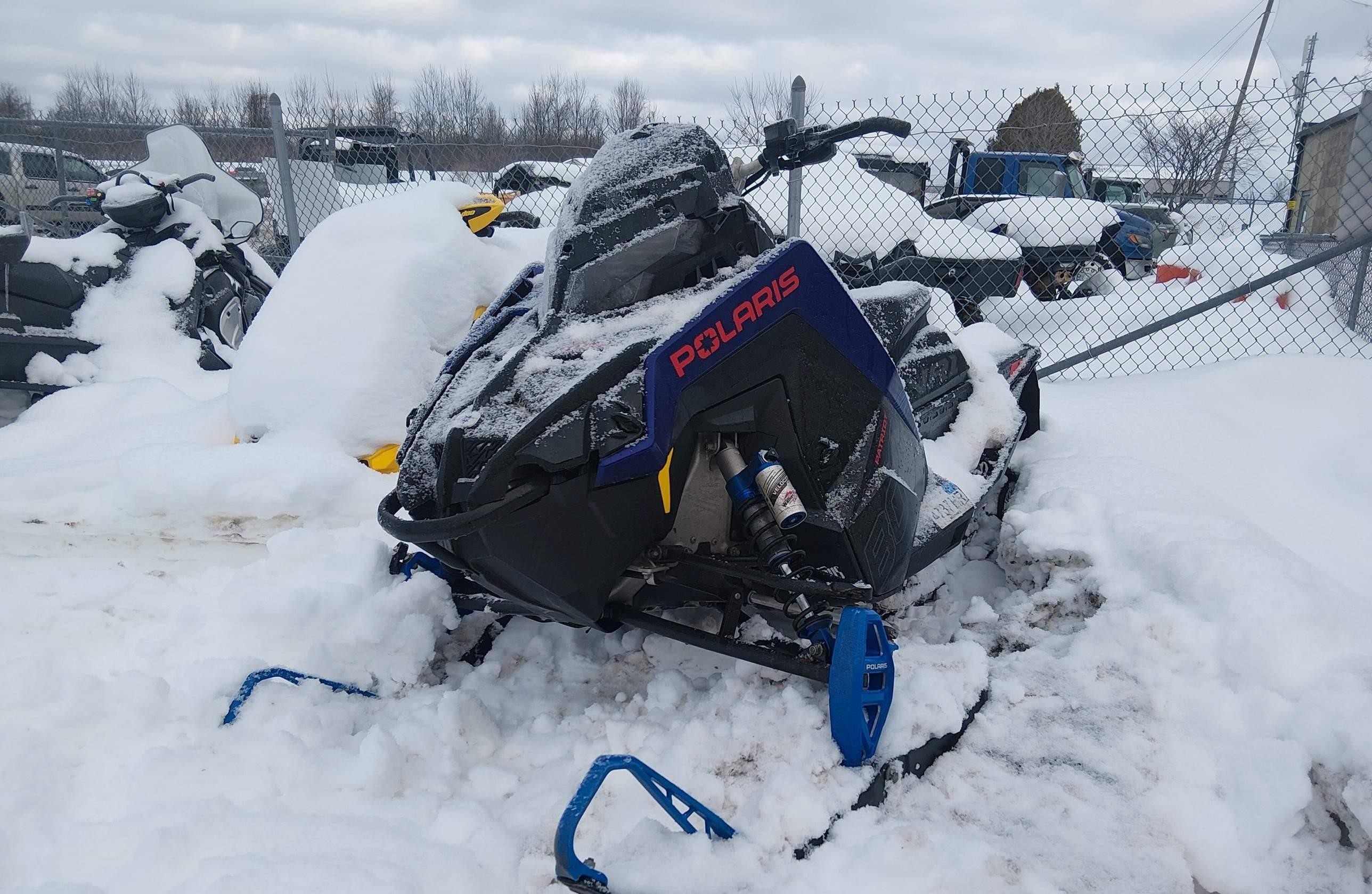 POLARIS INDY CLASSIC TOURING 2023 — фото с аукциона, доставка в Беларусь