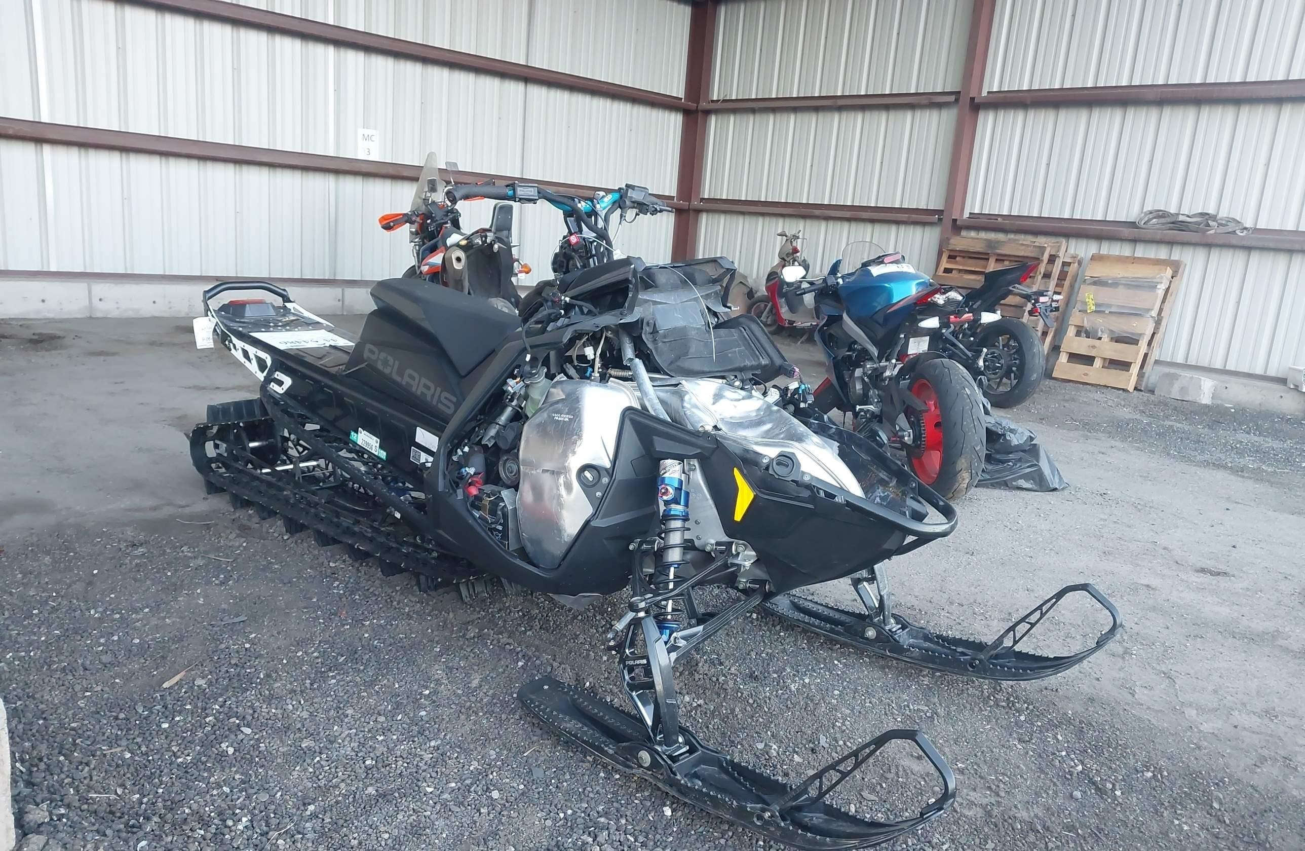 POLARIS 850 RMK 2022 — фото с аукциона, доставка в Беларусь