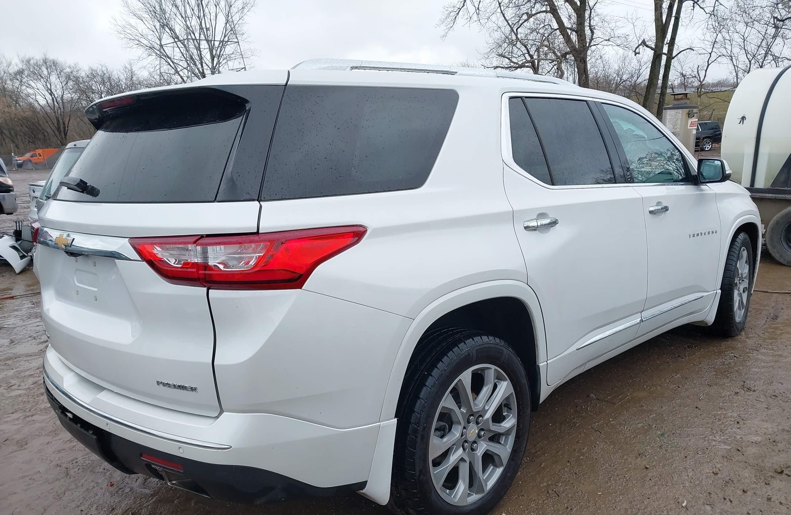 CHEVROLET TRAVERSE 2021, 91 242 км, 3.6L бензин, автомат — фото 4