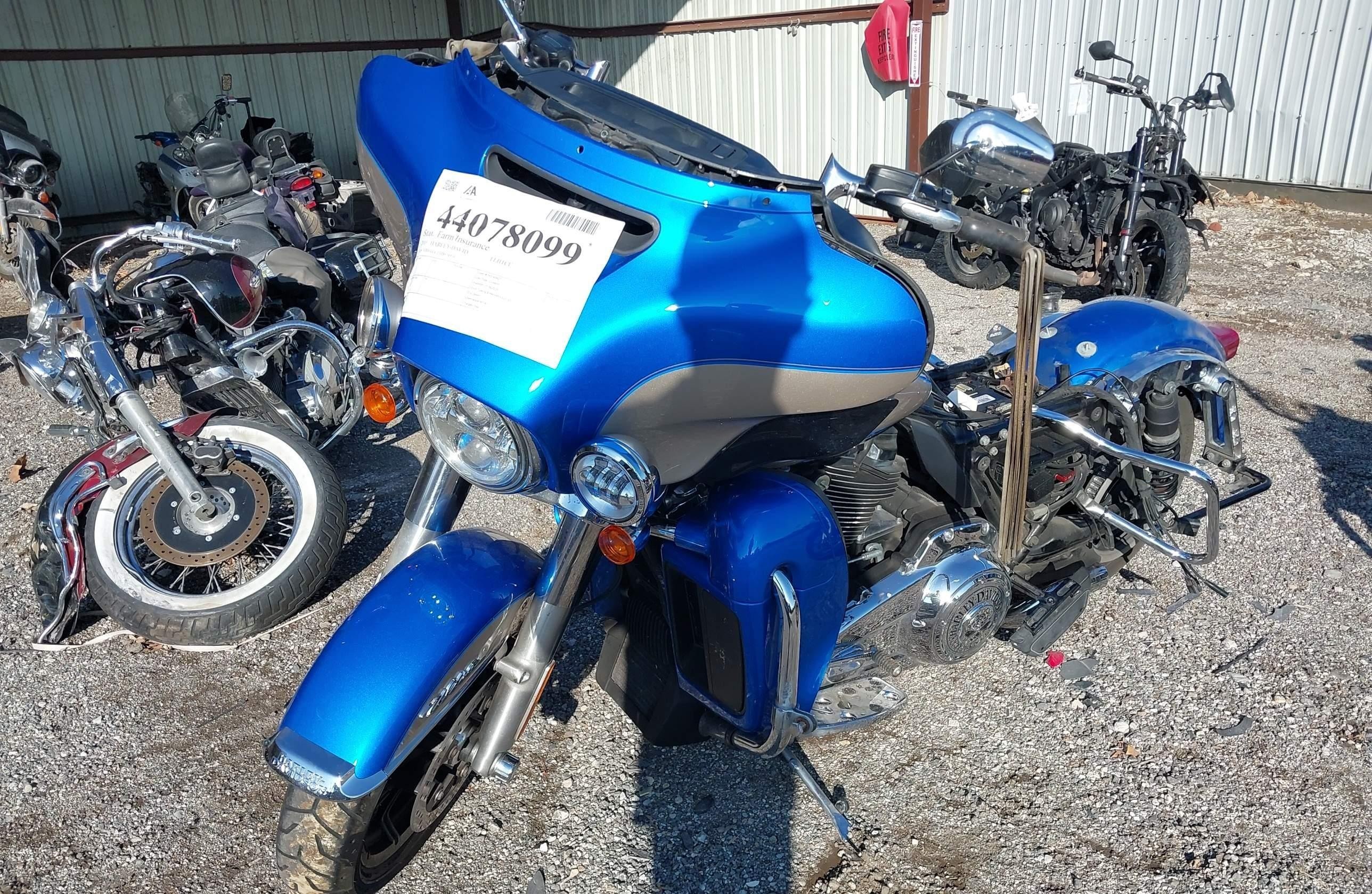 HARLEY-DAVIDSON FLHTCU 2018, 50 802 км, 2 cyl. бензин — фото с аукциона, доставка в Беларусь