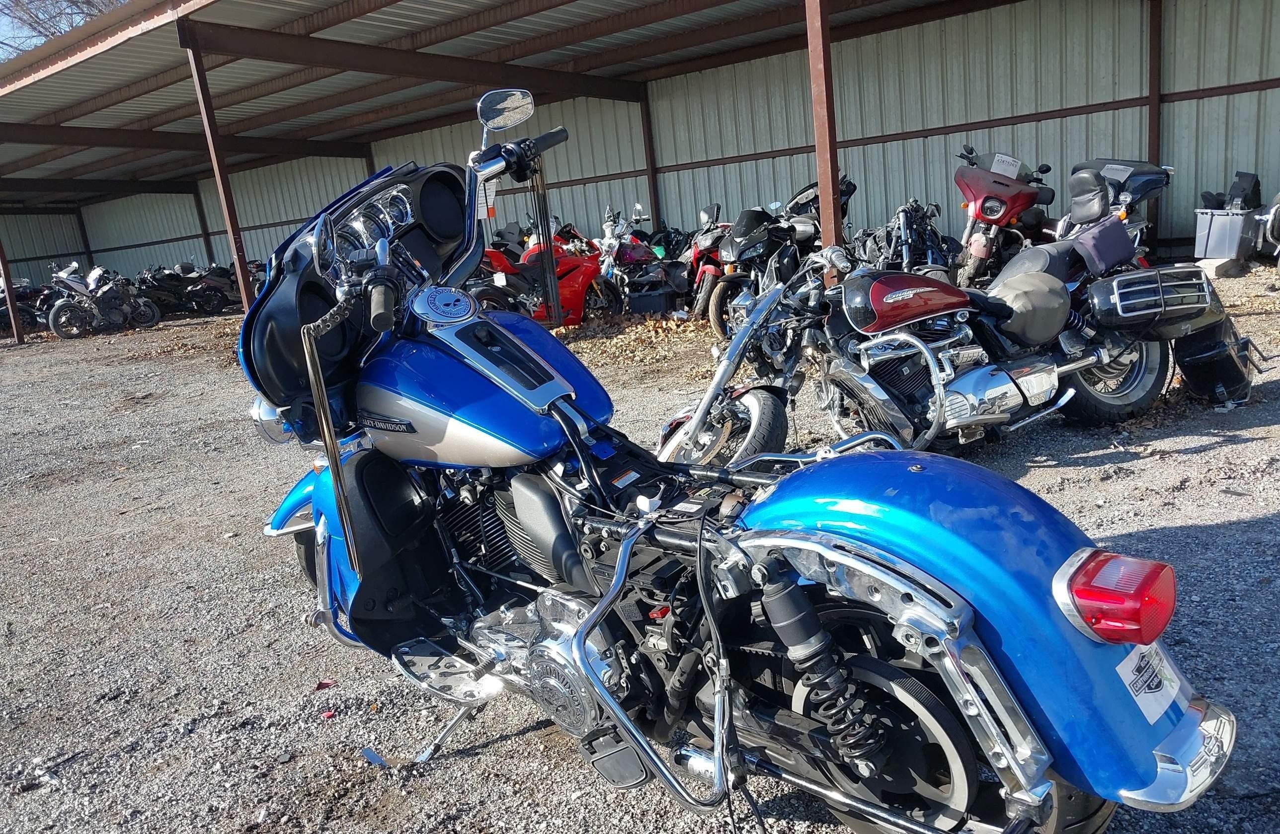 HARLEY-DAVIDSON FLHTCU 2018, 50 802 км, 2 cyl. бензин — фото 2