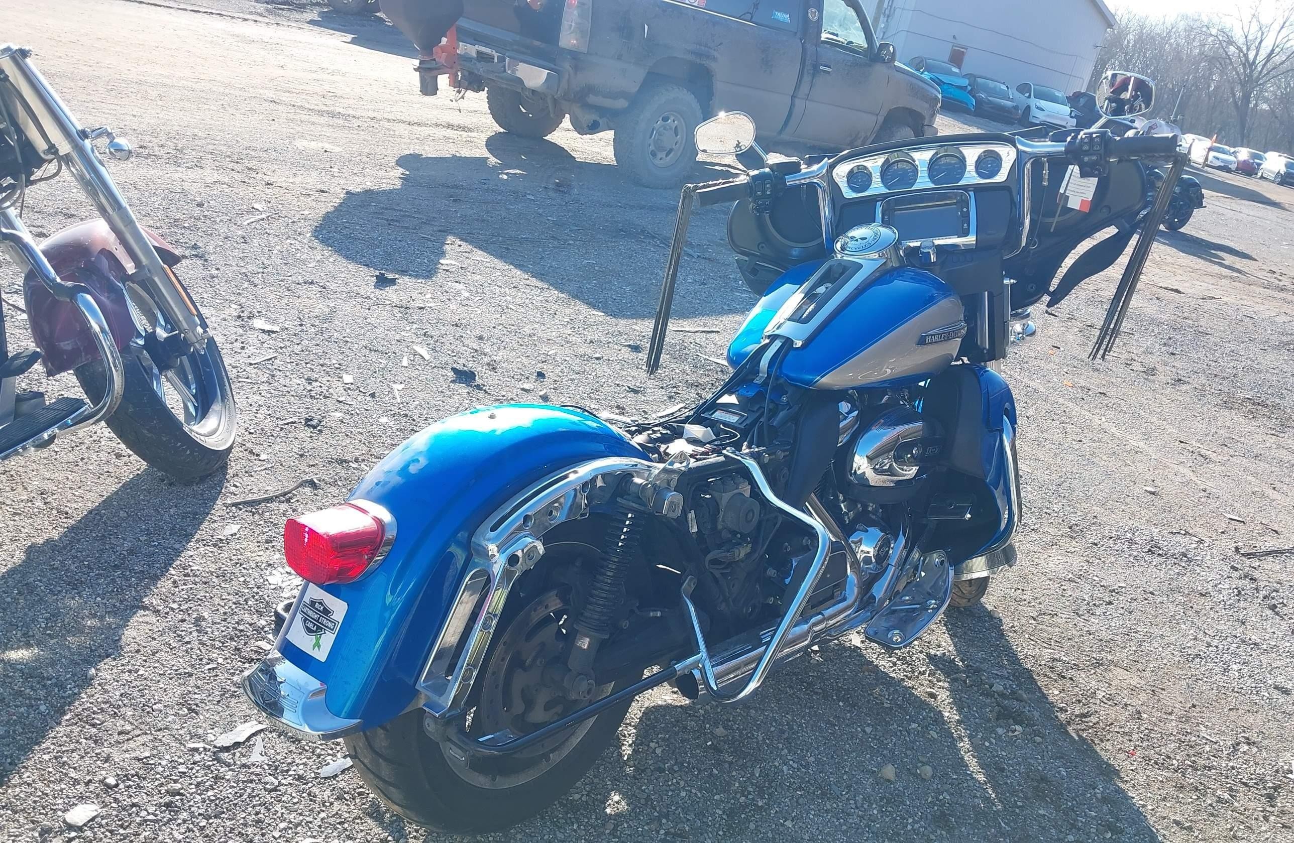 HARLEY-DAVIDSON FLHTCU 2018, 50 802 км, 2 cyl. бензин — фото 3