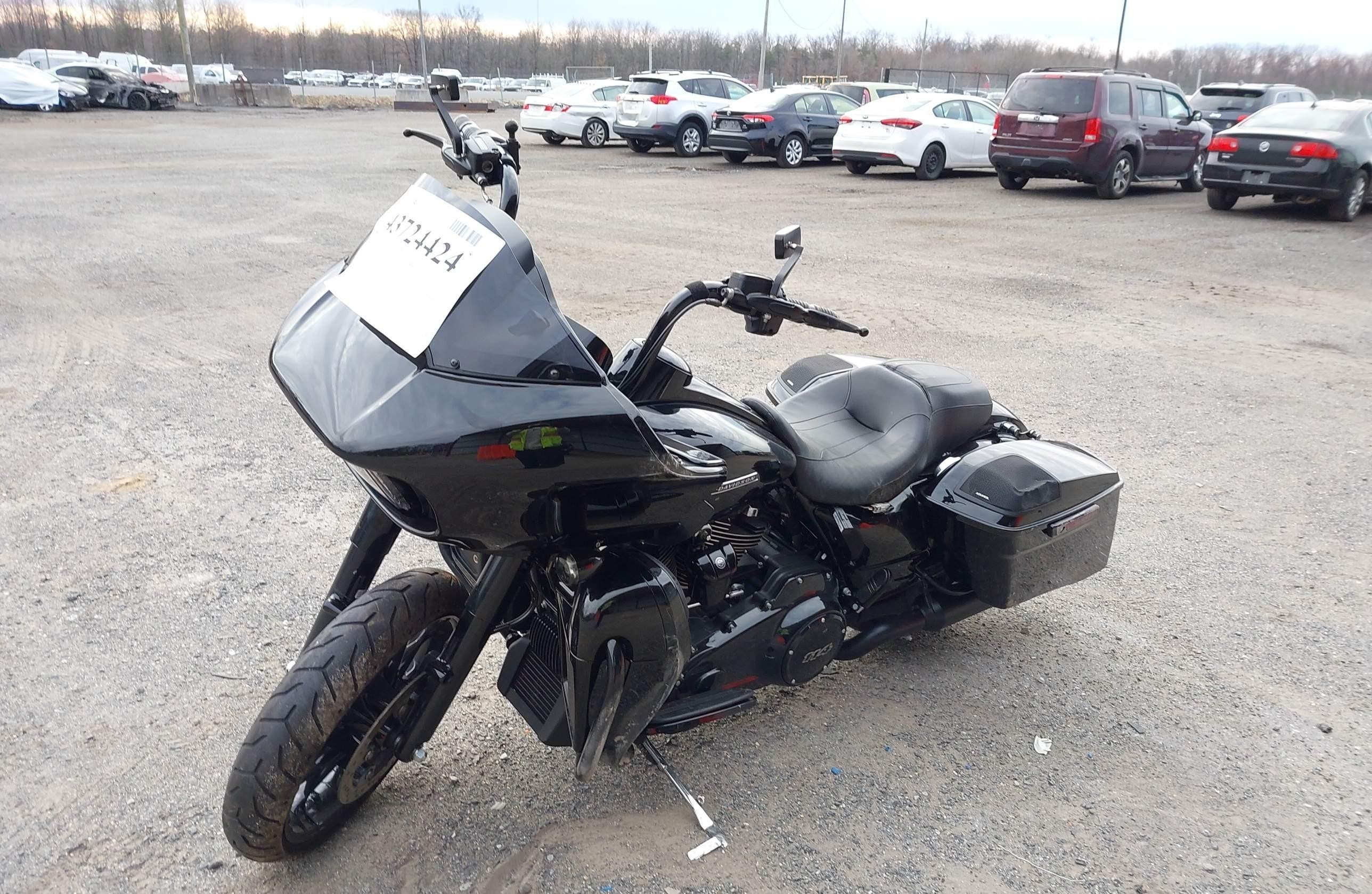 HARLEY-DAVIDSON FLTRXS 2020, 2 cyl. бензин — фото с аукциона, доставка в Беларусь