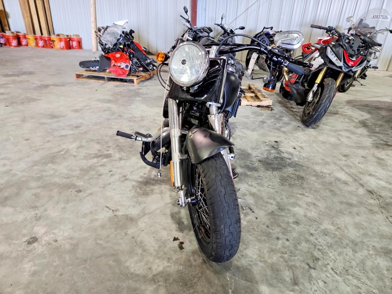 HARLEY-DAVIDSON Fls 2013, 7 696 км, 2 cyl., механика — фото с аукциона, доставка в Беларусь