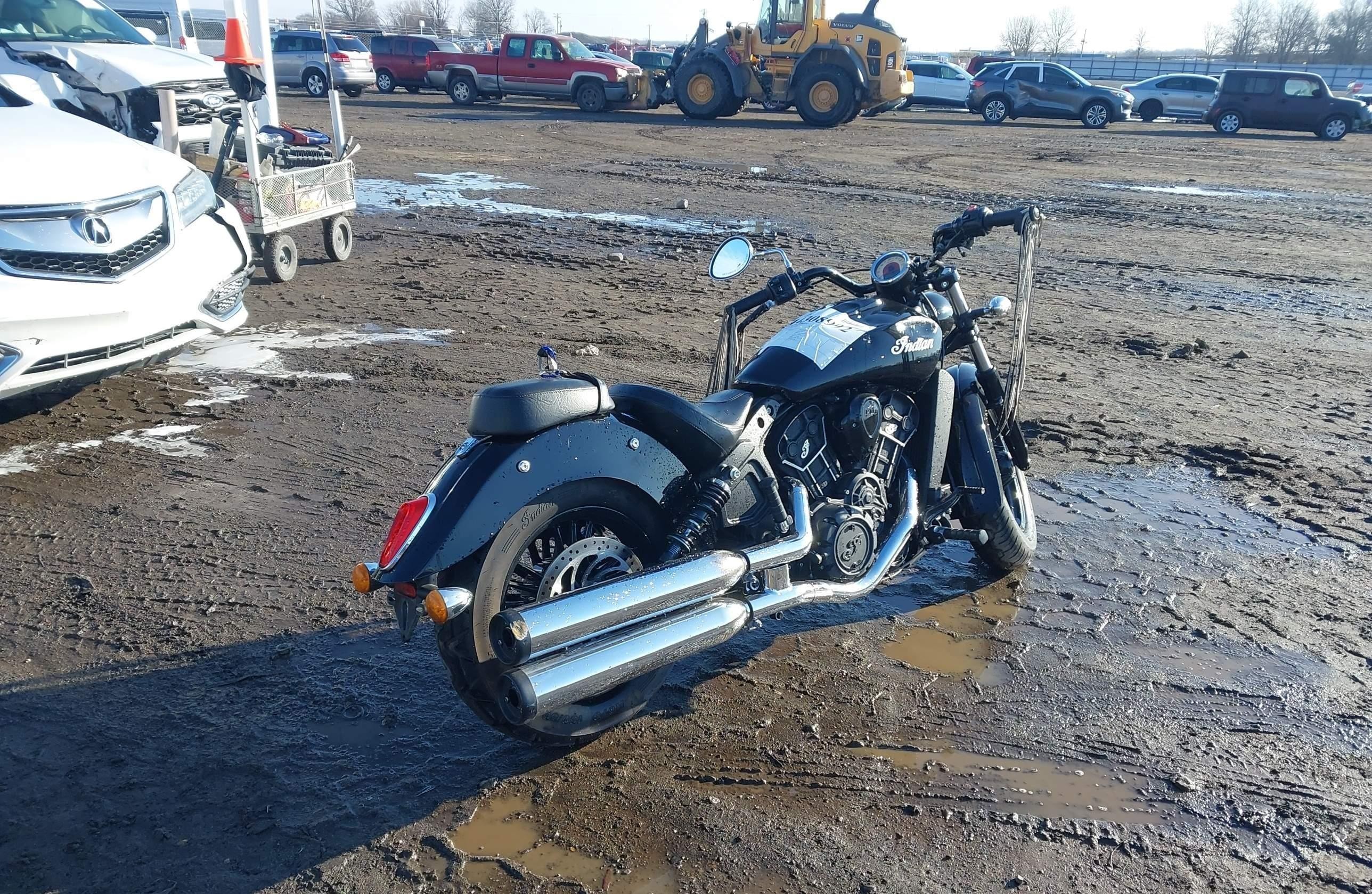 INDIAN SCOUT 2017, 3 911 км, 2 cyl. бензин — фото 3