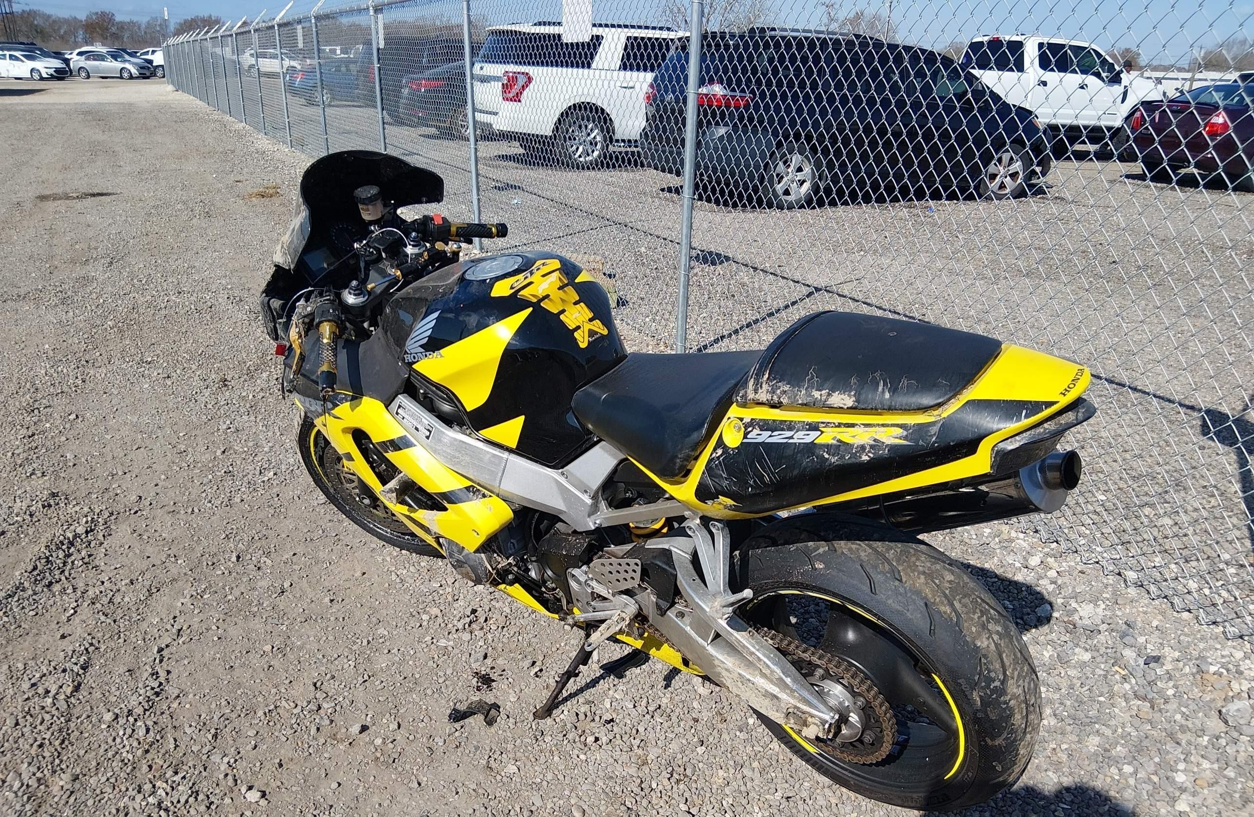 HONDA CBR900 2001, 58 344 км, 4 cyl. — фото 2