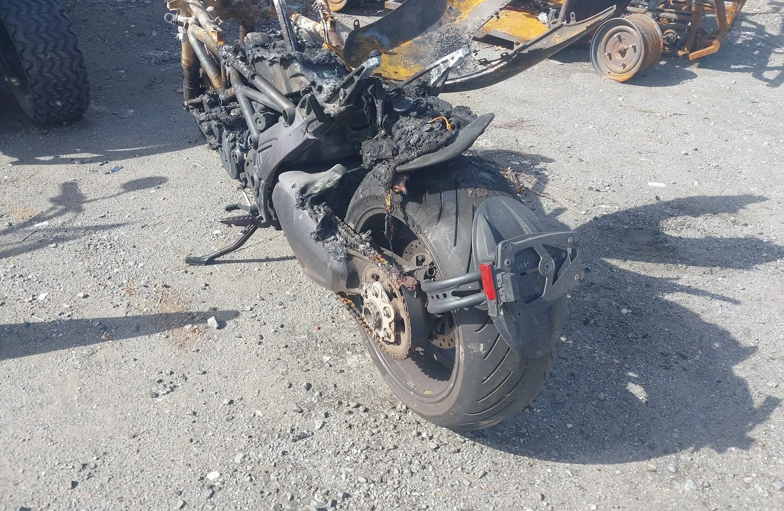 DUCATI DIAVEL 2015, 2 cyl. бензин — фото 3