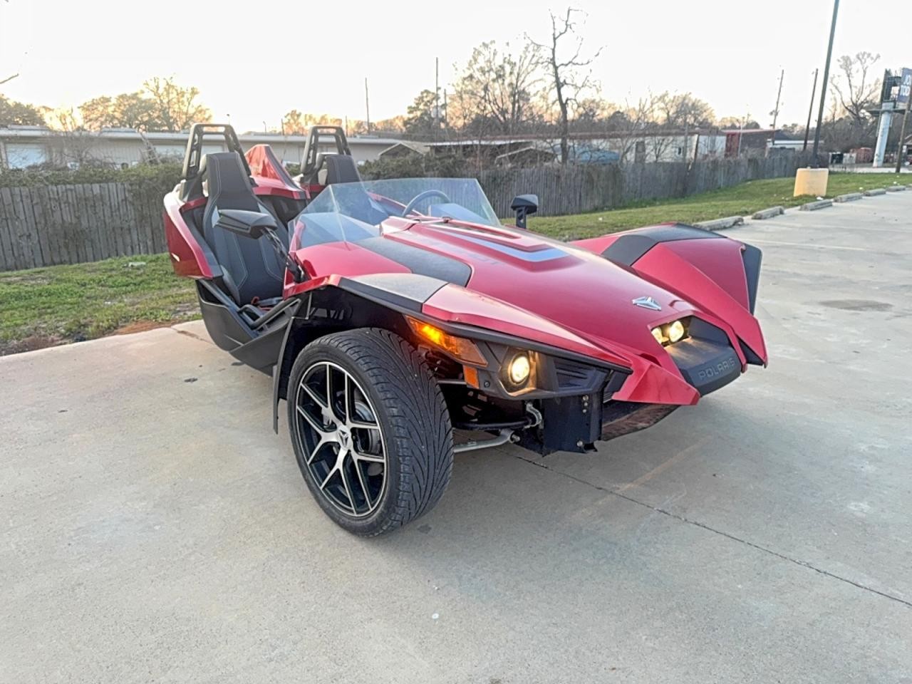 POLARIS Slingshot 2018, 9 009 км, 4, механика — фото с аукциона, доставка в Беларусь