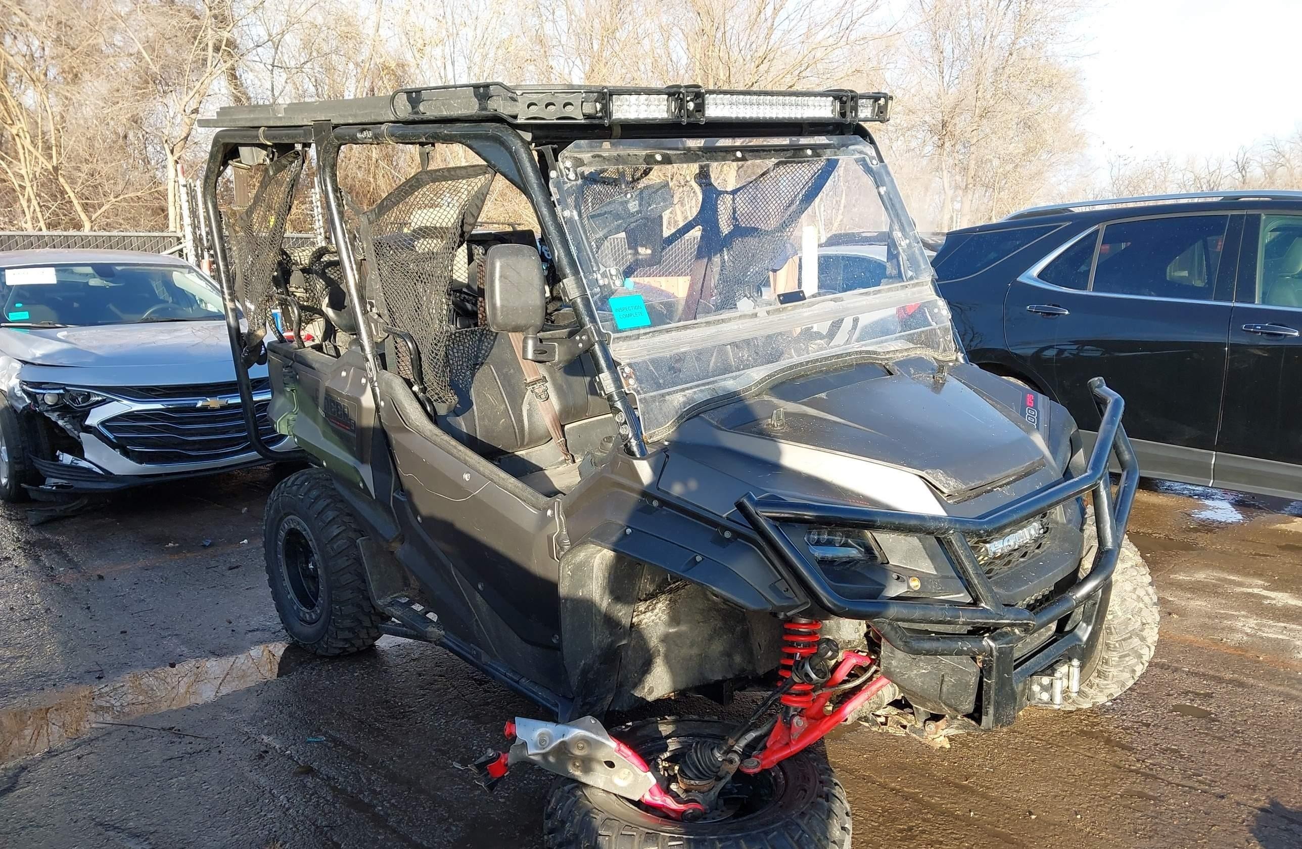 HONDA SXS1000 2017, 9 640 км, 2 бензин — фото с аукциона, доставка в Беларусь