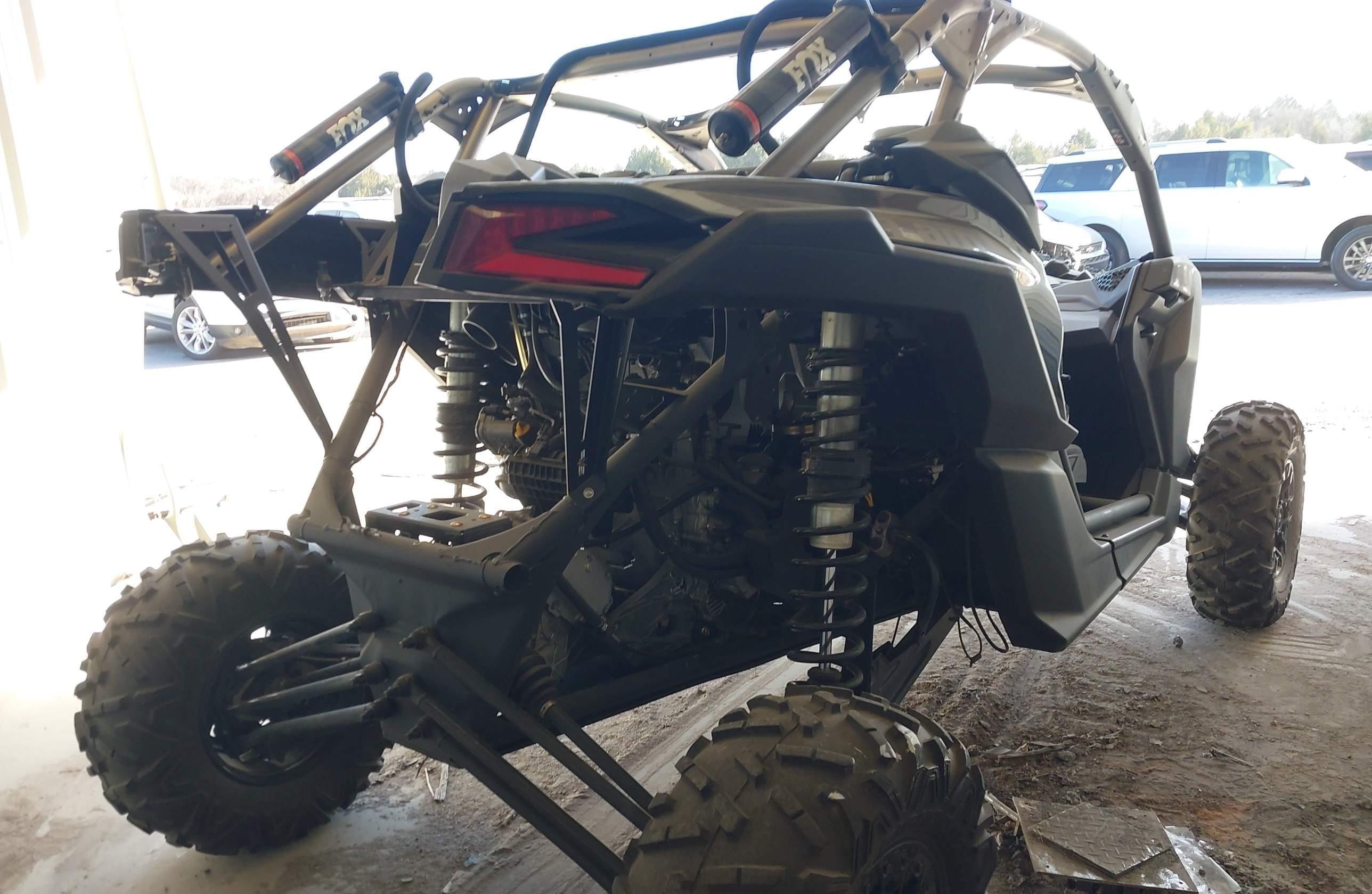 CAN-AM MAVERICK X3 2021, 3 бензин — фото 3