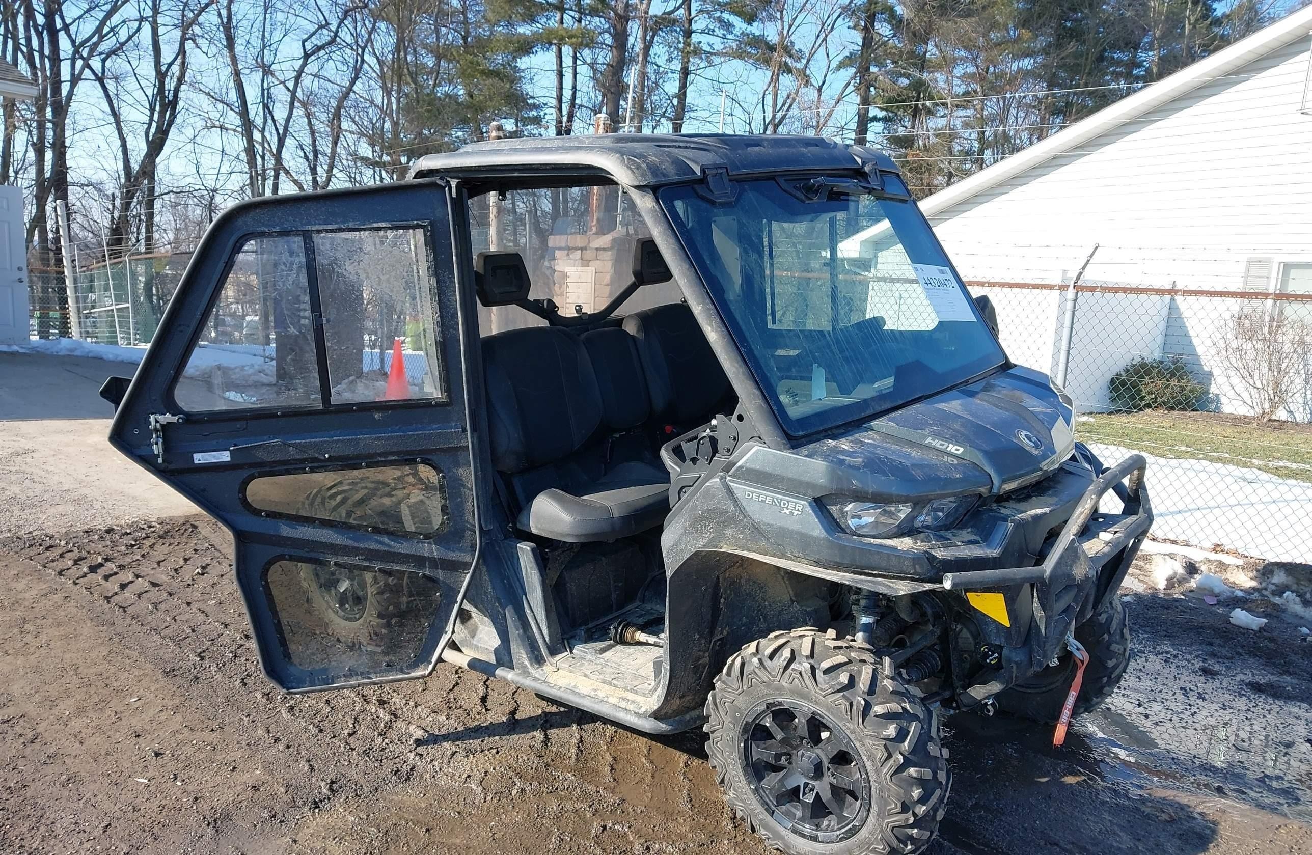 CAN-AM DEFENDER 2022, 9 189 км, 2 бензин — фото с аукциона, доставка в Беларусь
