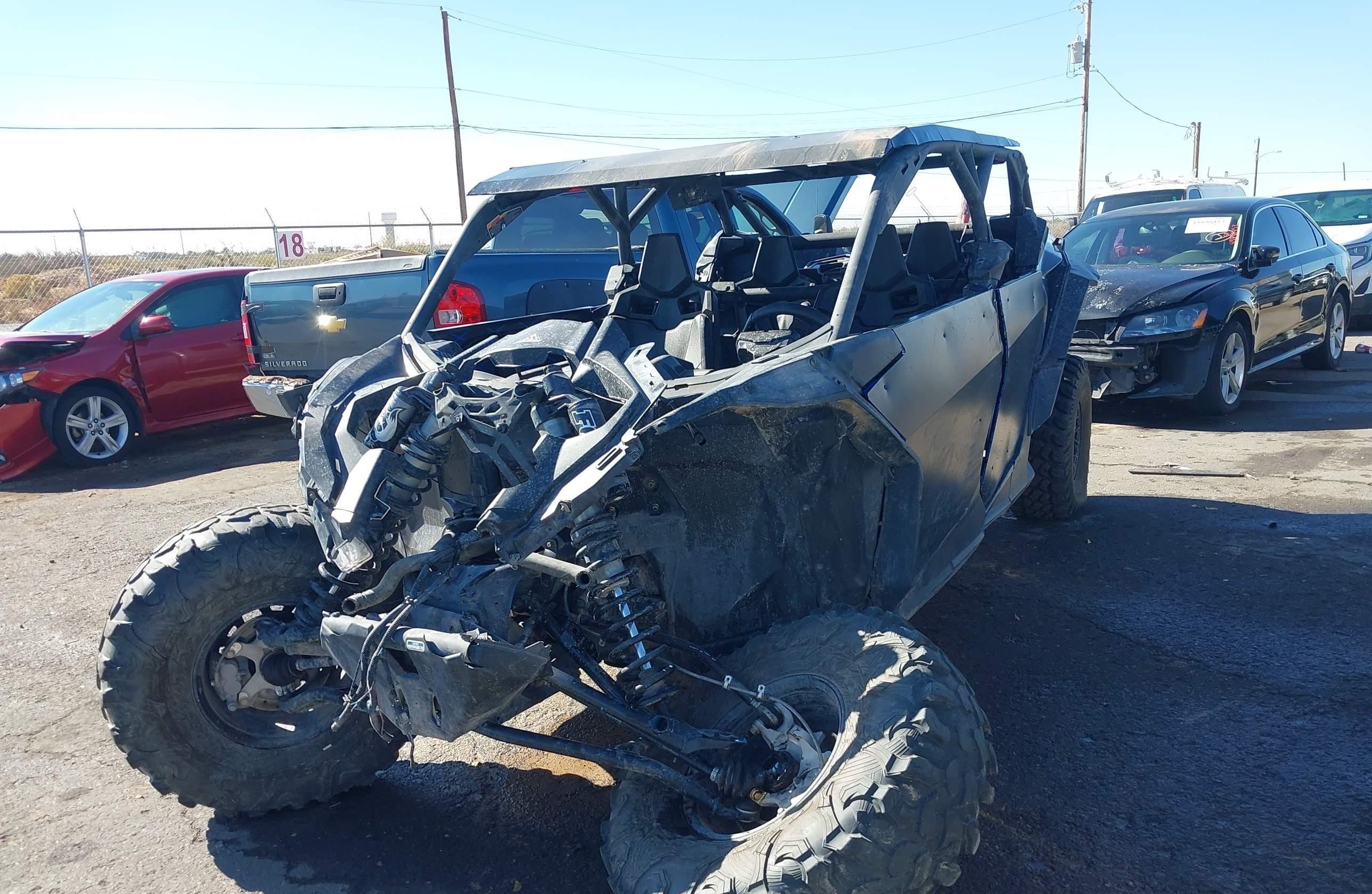CAN-AM MAVERICK X3 MAX 2023, 5 707 км, 3 бензин — фото с аукциона, доставка в Беларусь