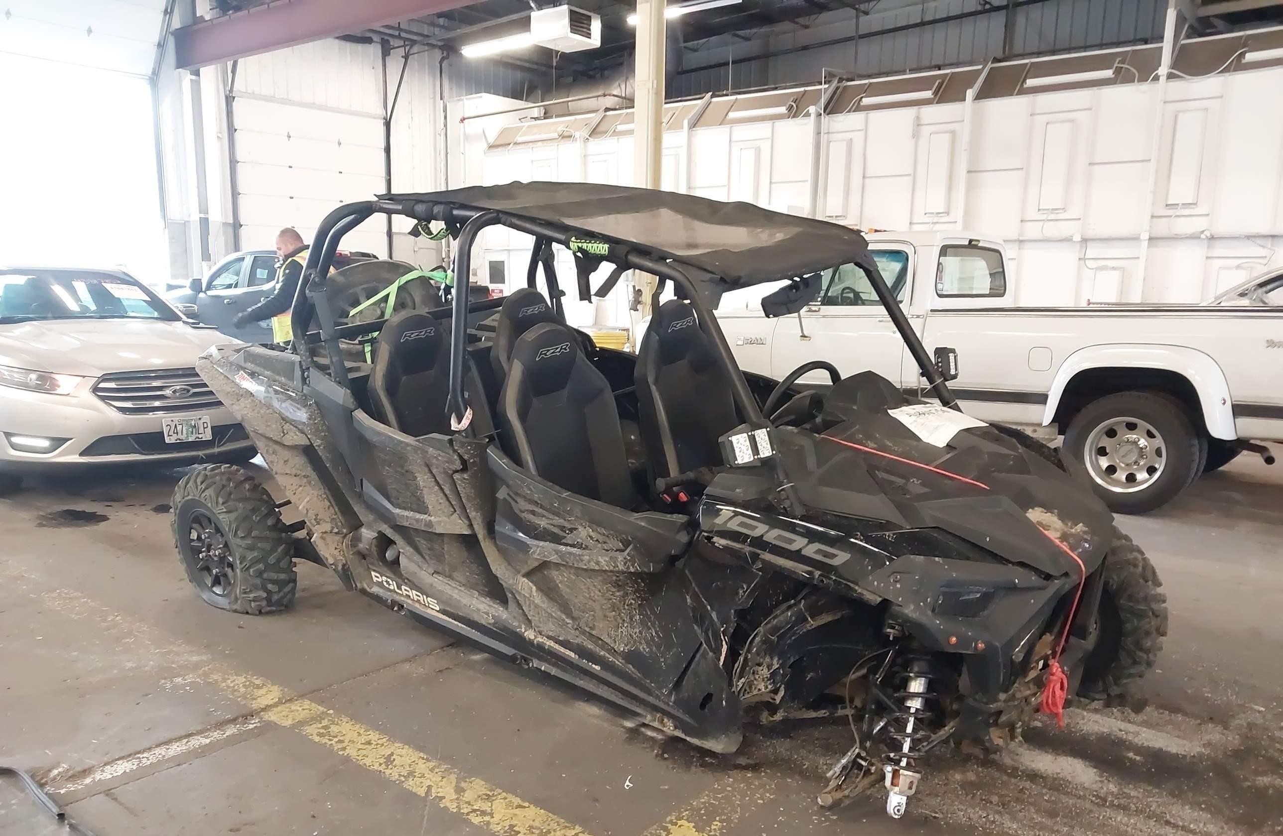POLARIS RZR 2023, 612 км, 2 бензин — фото с аукциона, доставка в Беларусь