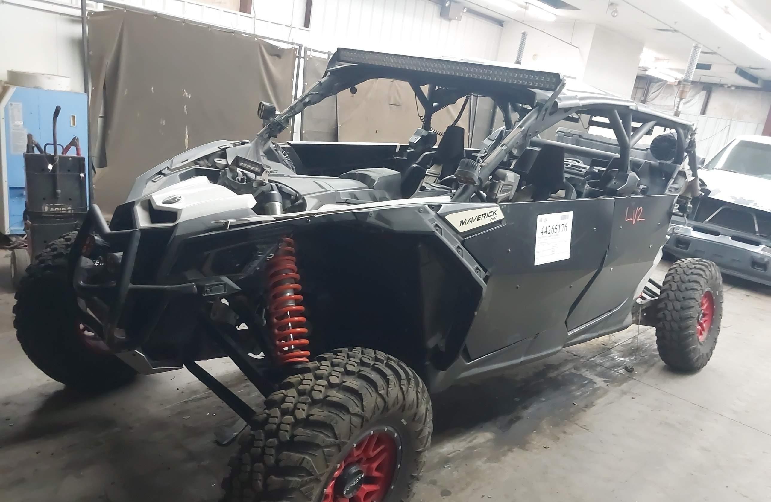 CAN-AM MAVERICK X3 MAX 2020, 12 464 км, 3 бензин — фото с аукциона, доставка в Беларусь