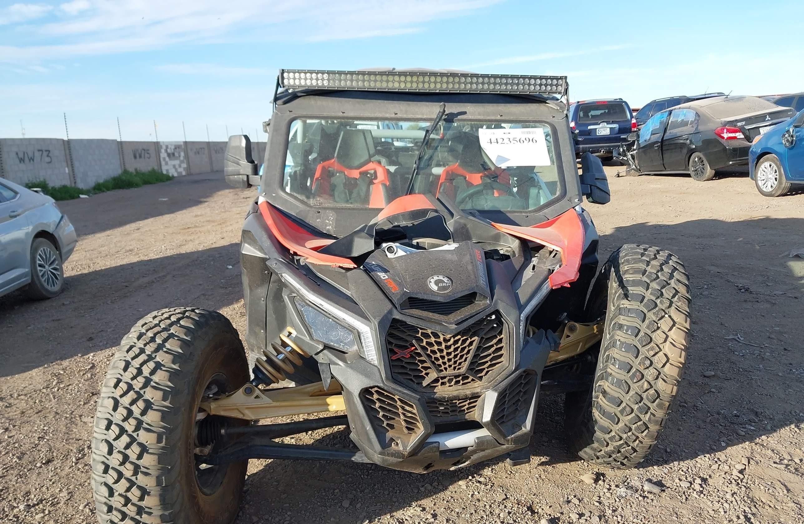 CAN-AM MAVERICK X3 MAX 2020, 3 бензин — фото 4
