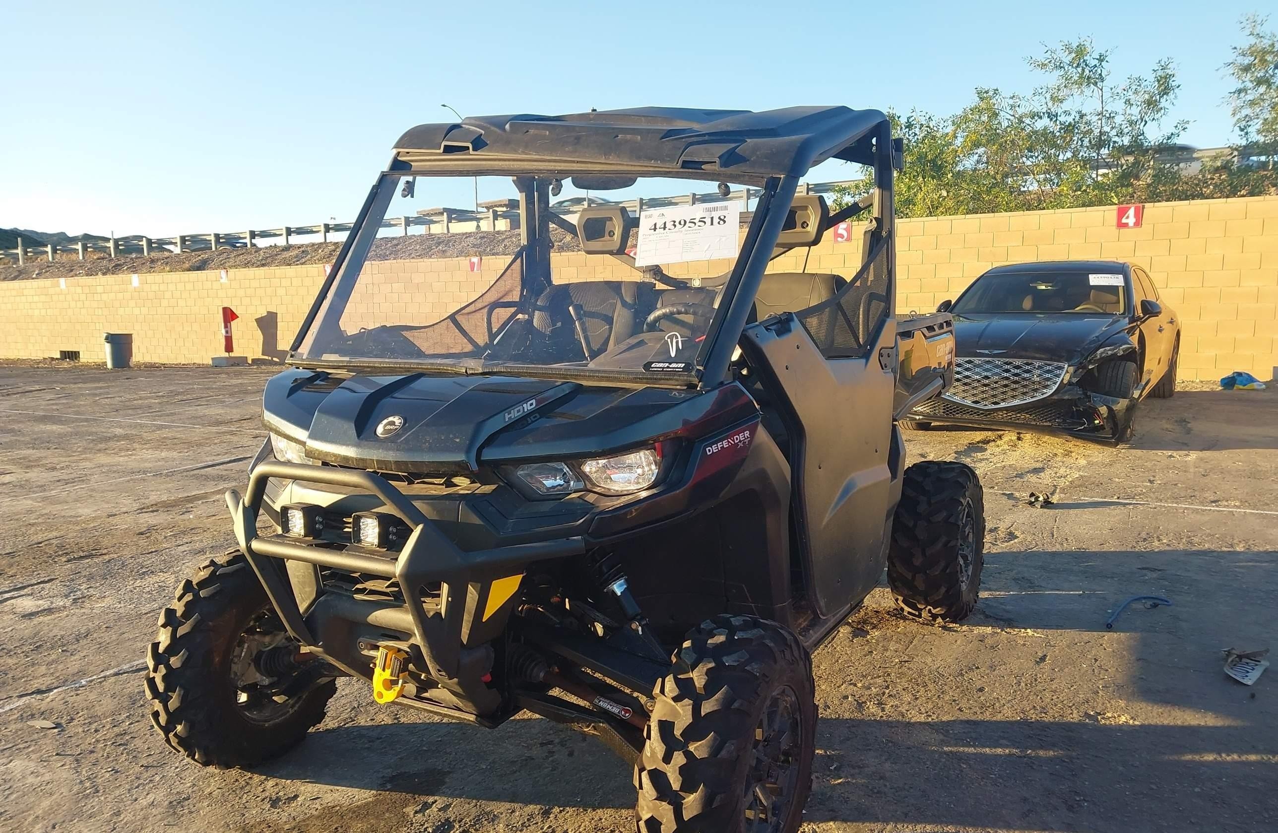 CAN-AM DEFENDER 2023, 414 км, 2 бензин — фото с аукциона, доставка в Беларусь