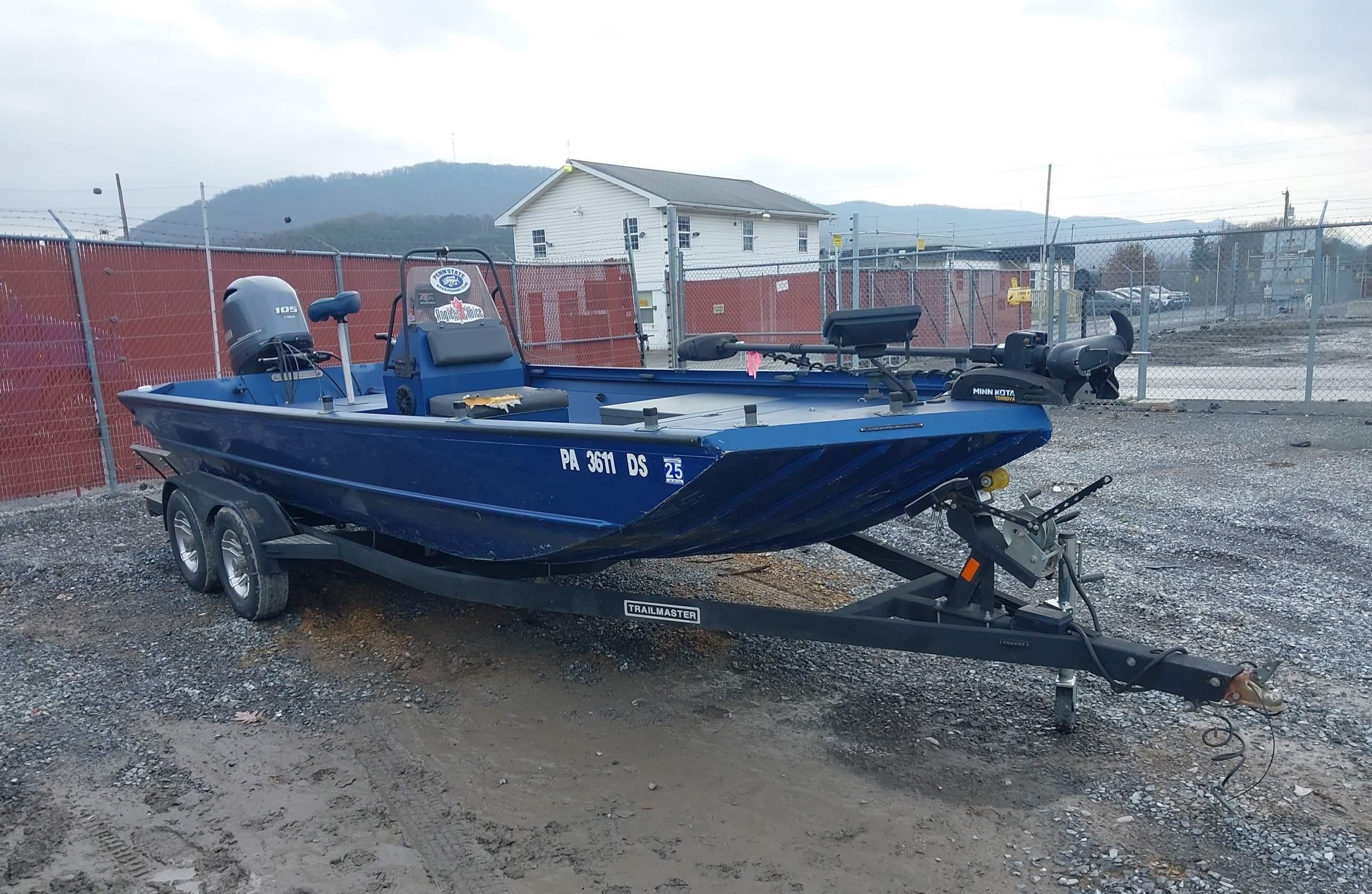 LOWE 2070 CC ROUGHNECK SERIES 2017 — фото с аукциона, доставка в Беларусь
