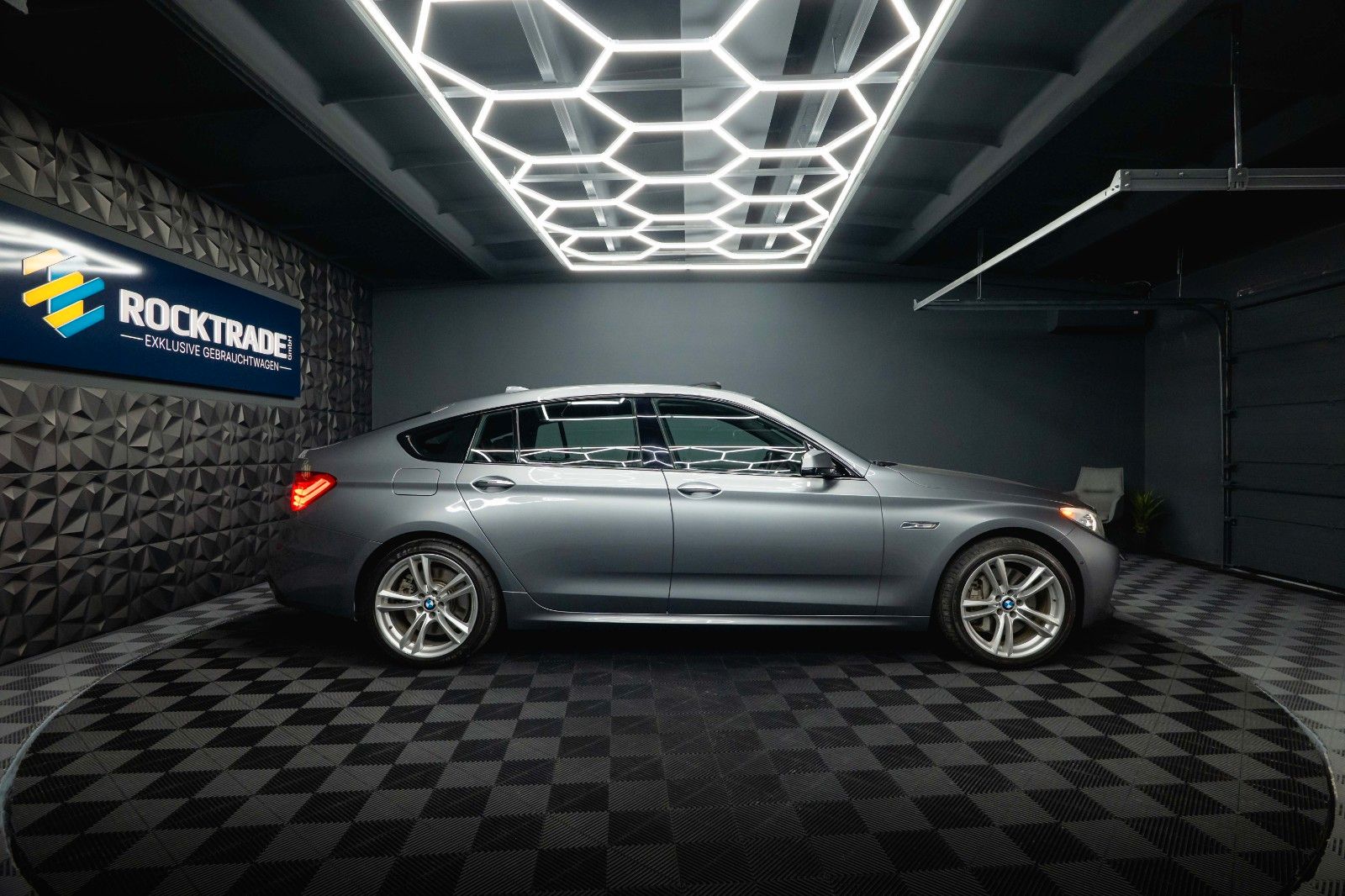 BMW 550 Gran Turismo 2012, 104 135 км, 300 kW (408 PS) бензин, автомат — фото 7