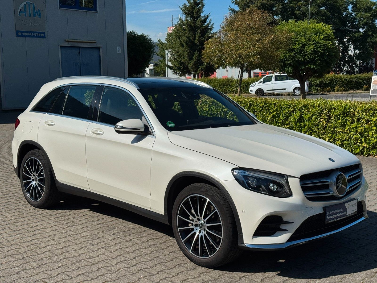 Mercedes-Benz GLC 250 2016, 126 912 км, 155 kW (211 PS) бензин, автомат — фото с аукциона, доставка в Беларусь