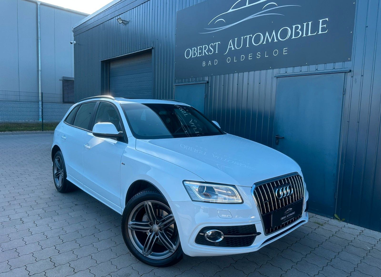 Audi Q5 2012, 75 143 км, 165 kW (224 PS) бензин, автомат — фото с аукциона, доставка в Беларусь
