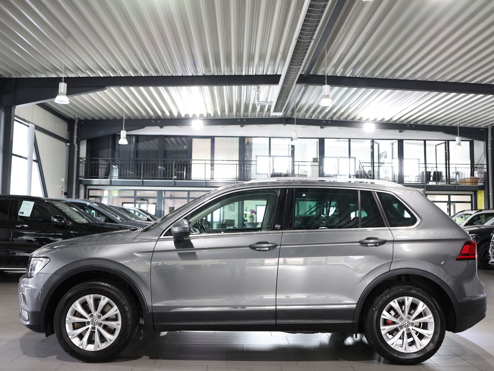 Volkswagen Tiguan 2017, 128 000 км, 132 kW (179 PS) бензин, автомат — фото 7